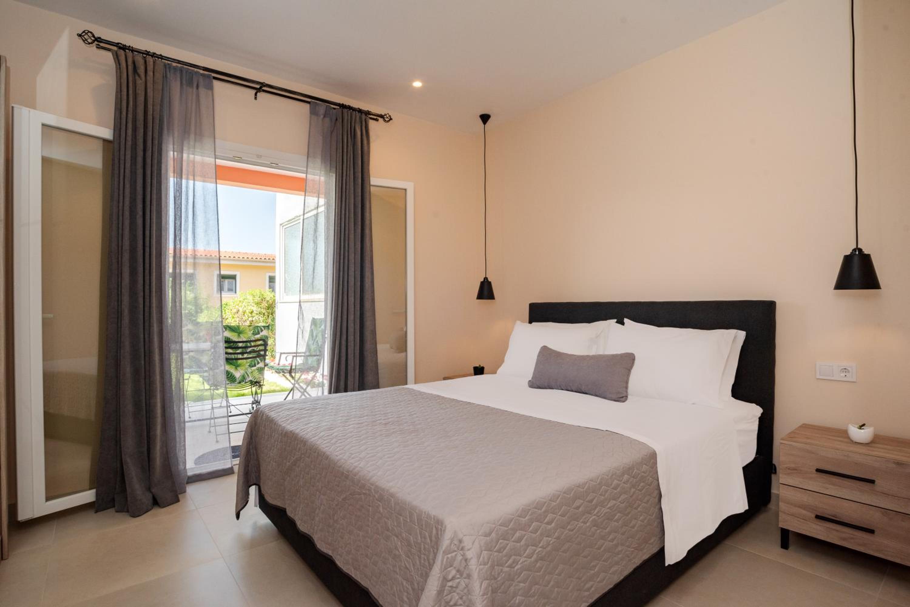 Suite with Garden View