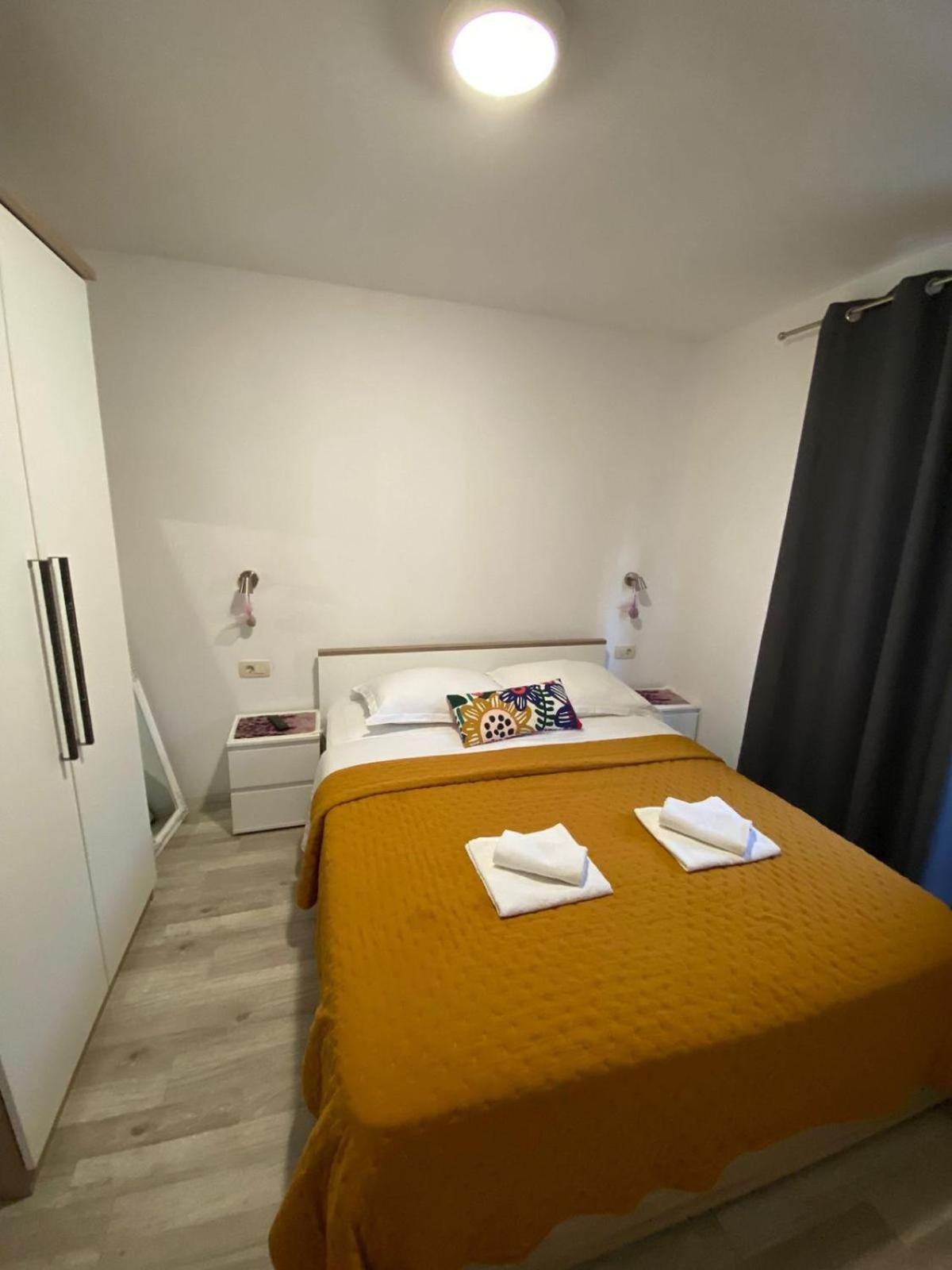 Deluxe Apartment photo 2
