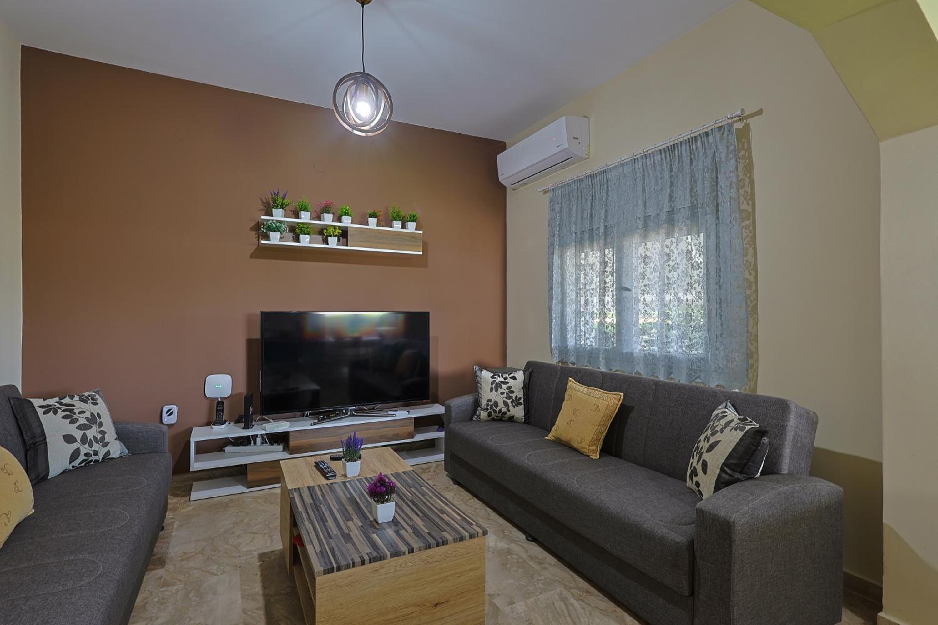 Four-Bedroom House photo 1