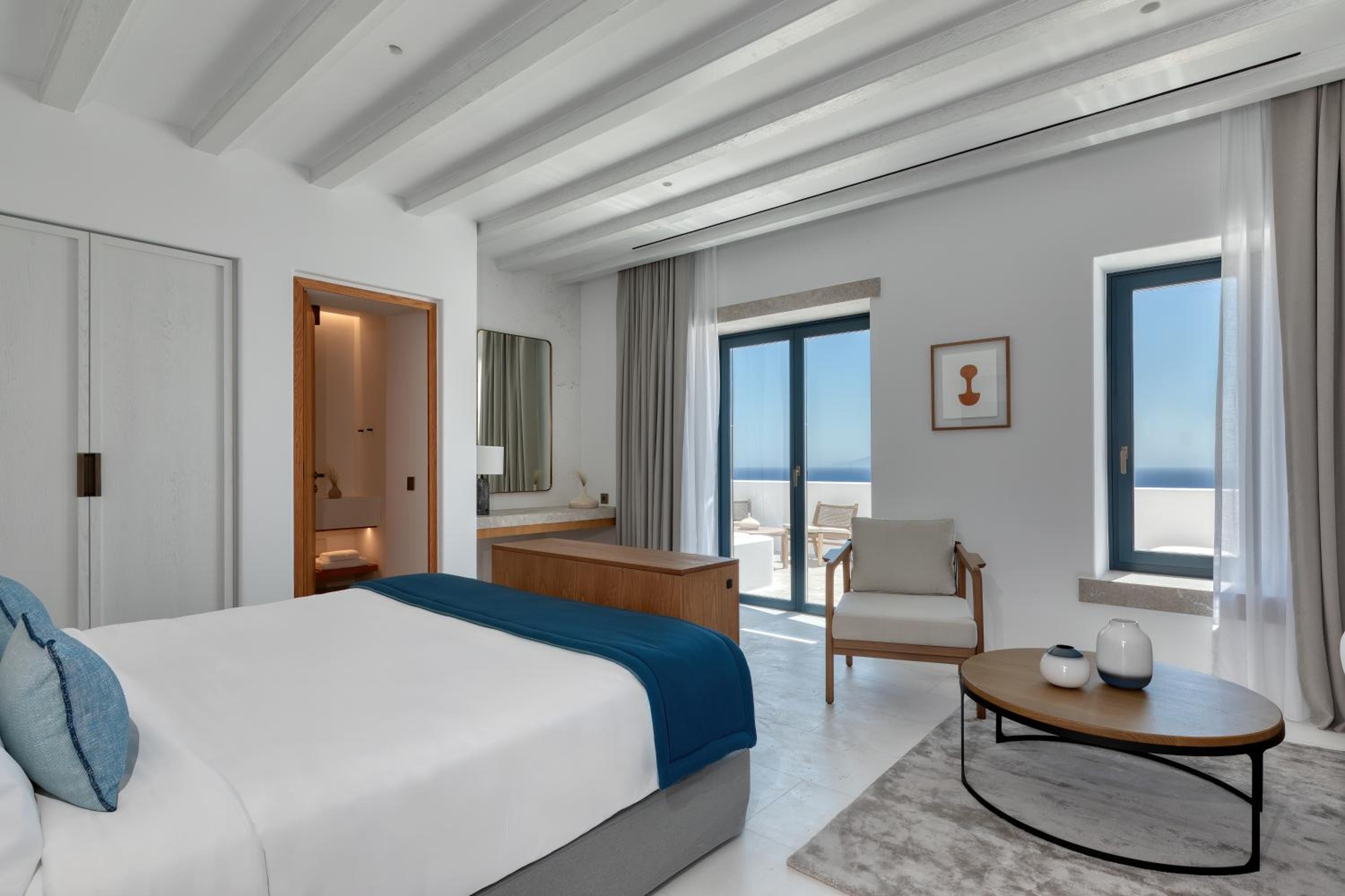 Premium King Room with Panoramic Sea View photo 2