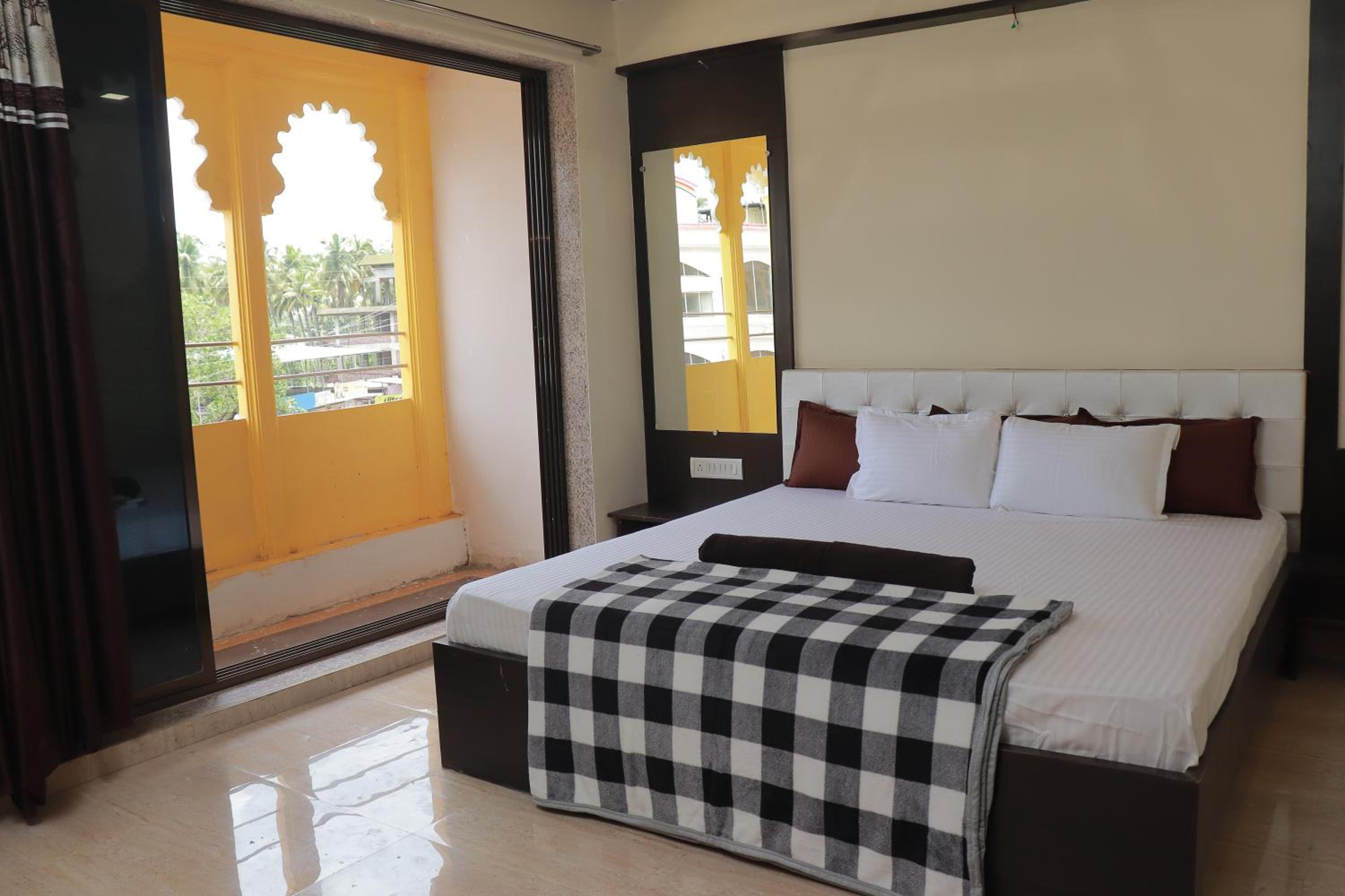 Queen Room With Balcony