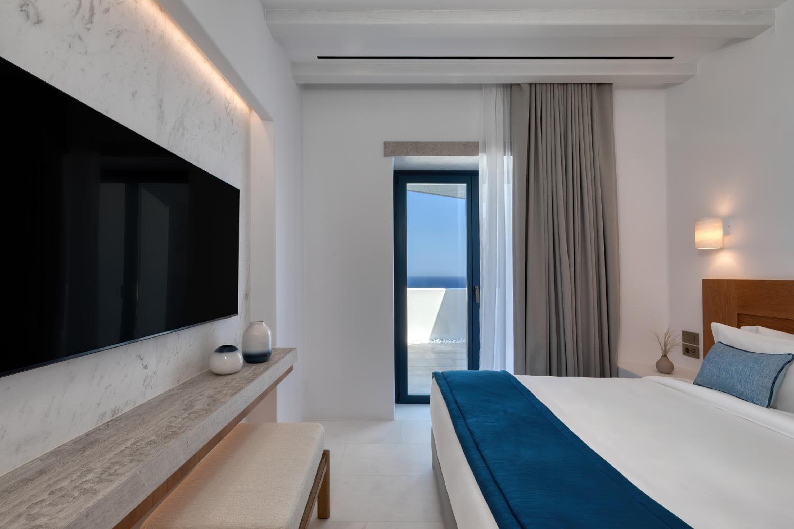Sea View Maisonette with Pool