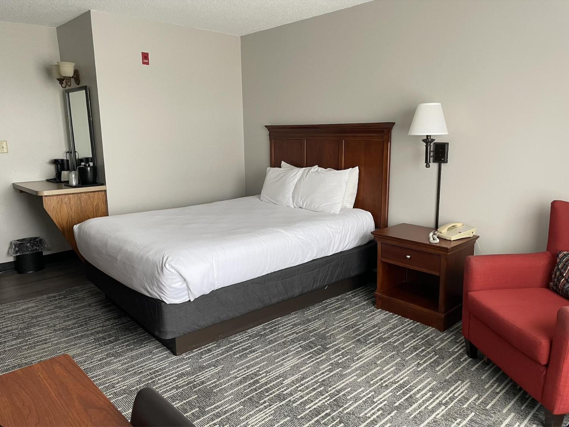 Queen Room - Disability Access - Photo 1
