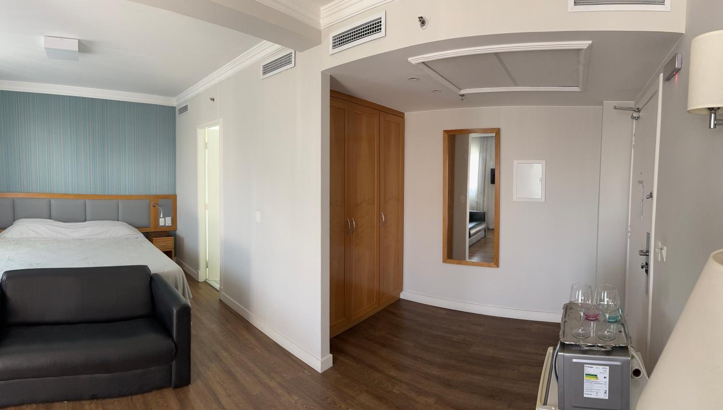One-Bedroom Apartment thumbnail 6