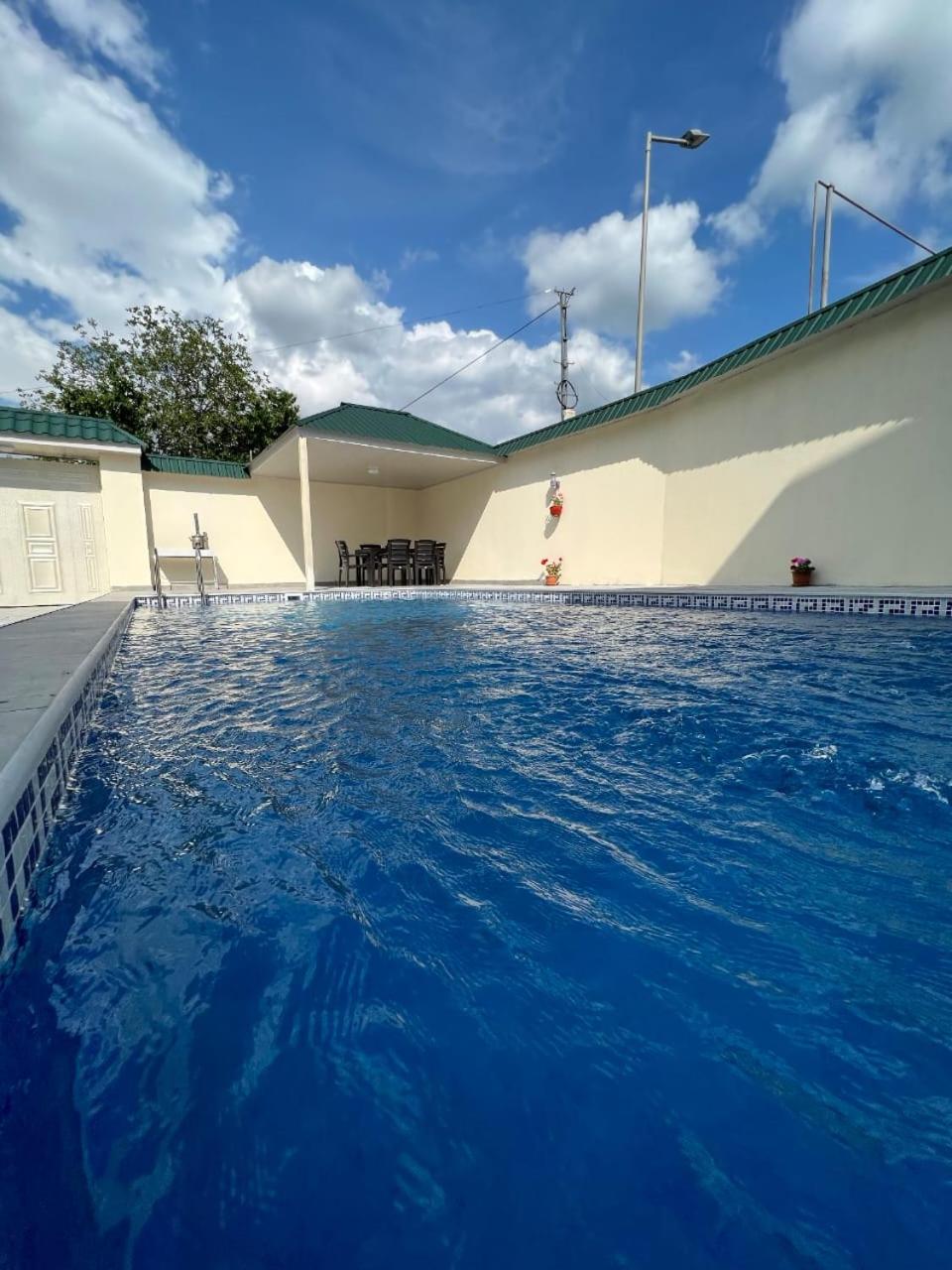Villa photo 2