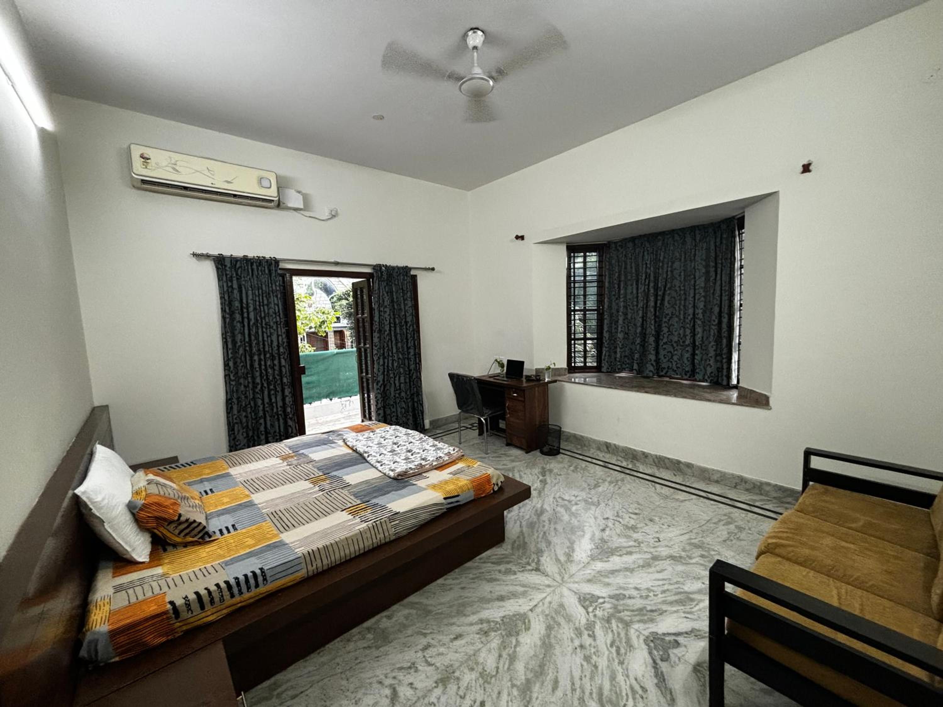 King Room With Balcony