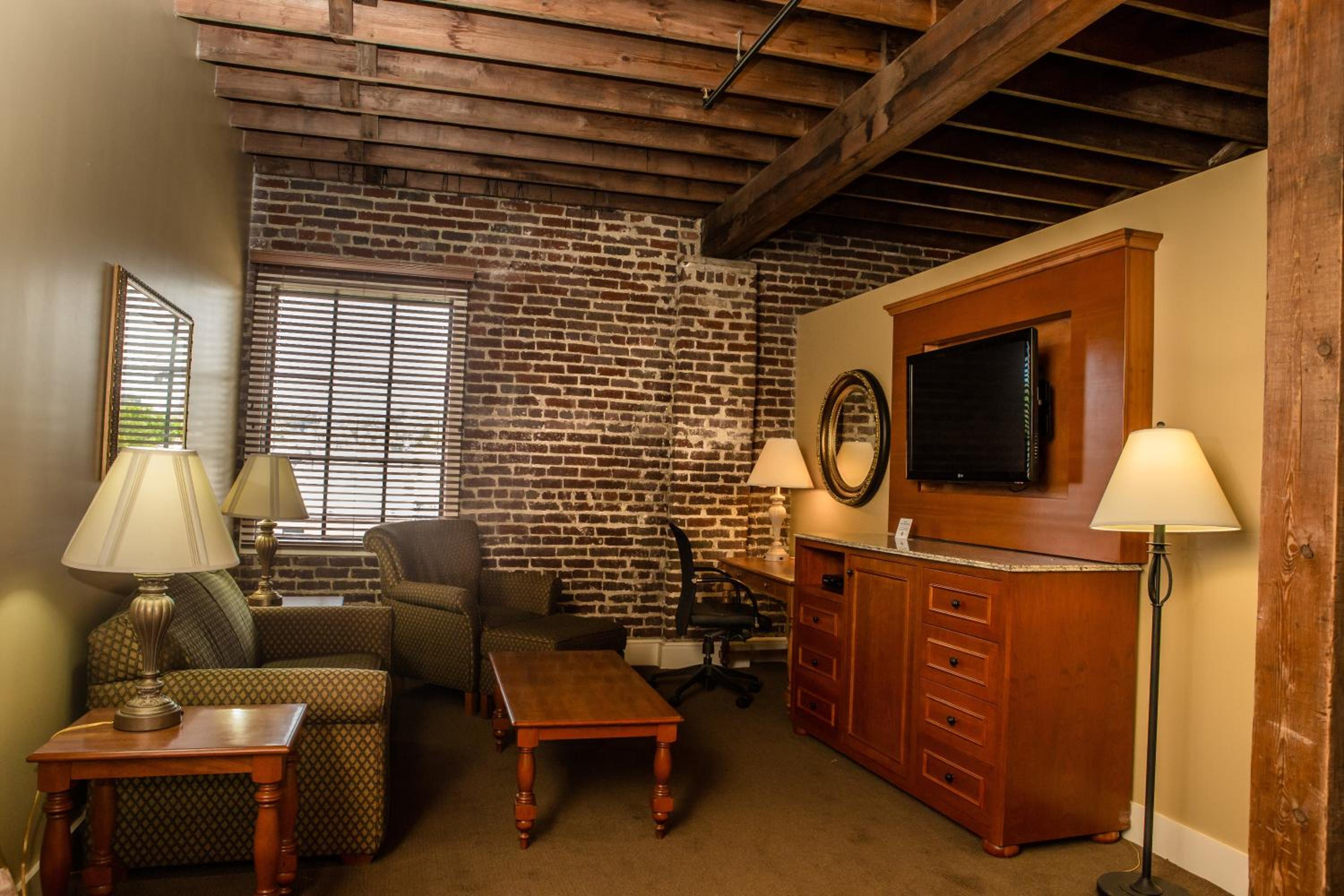 Superior King Suite - Non Smoking photo 1