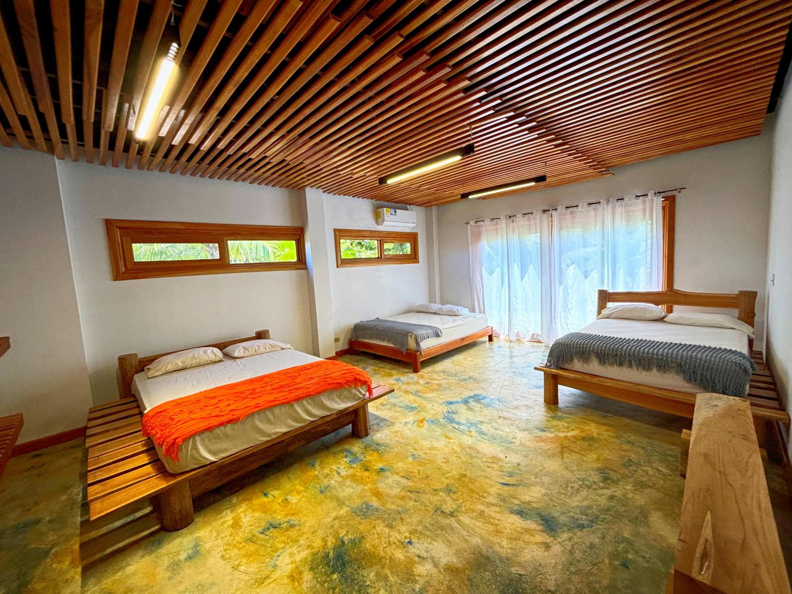 Deluxe Family Room photo 1