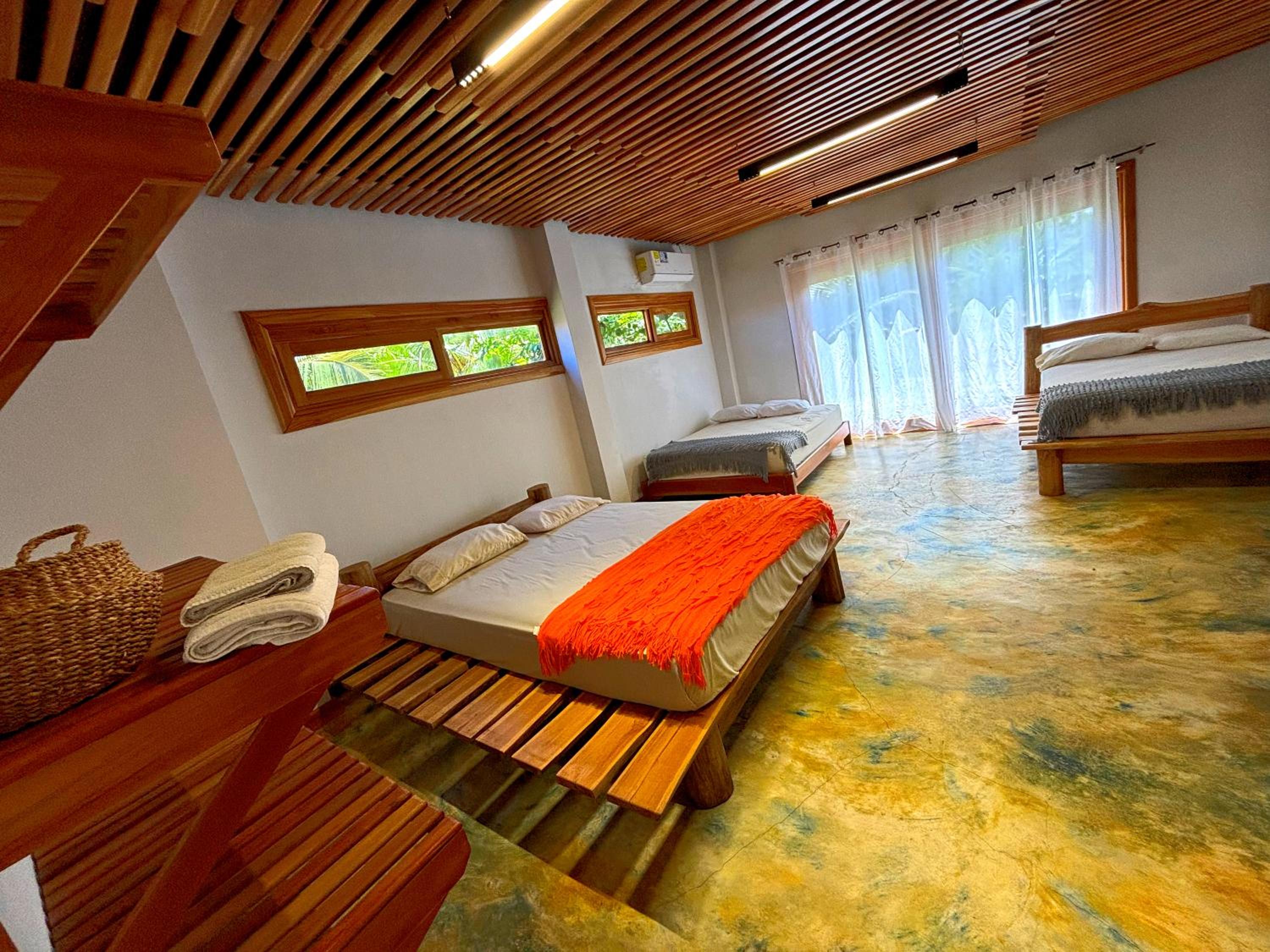 Deluxe Family Room photo 2