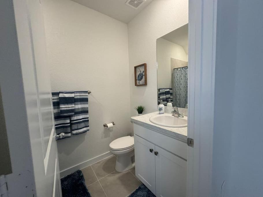 Three-Bedroom Apartment photo 2