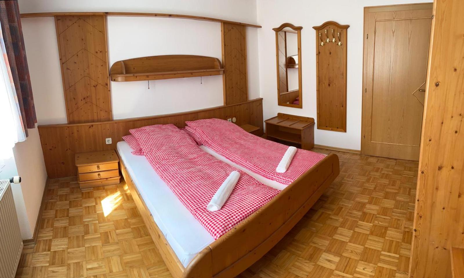 Standard Queen Room photo 1