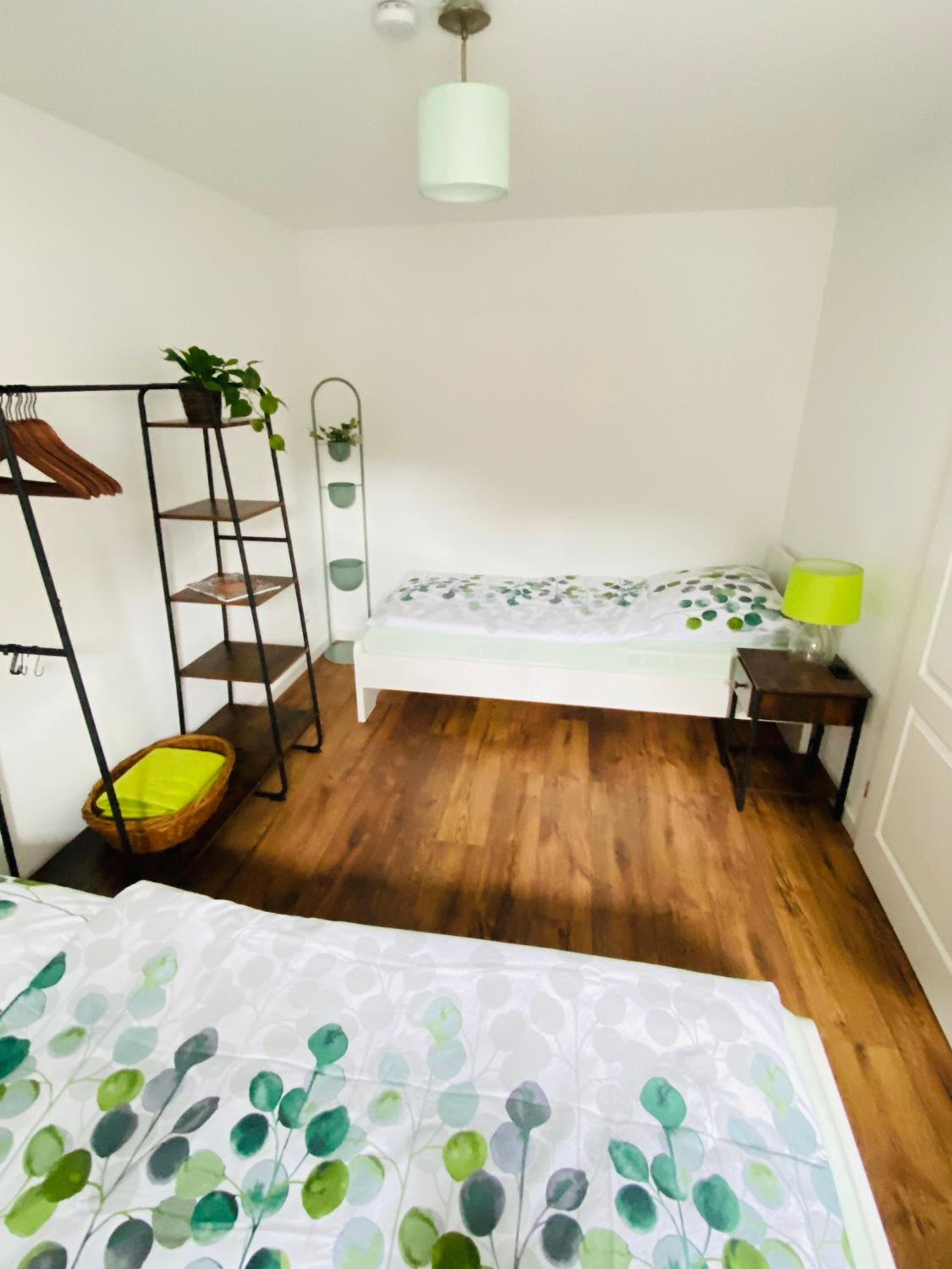 Five-Bedroom House photo 1