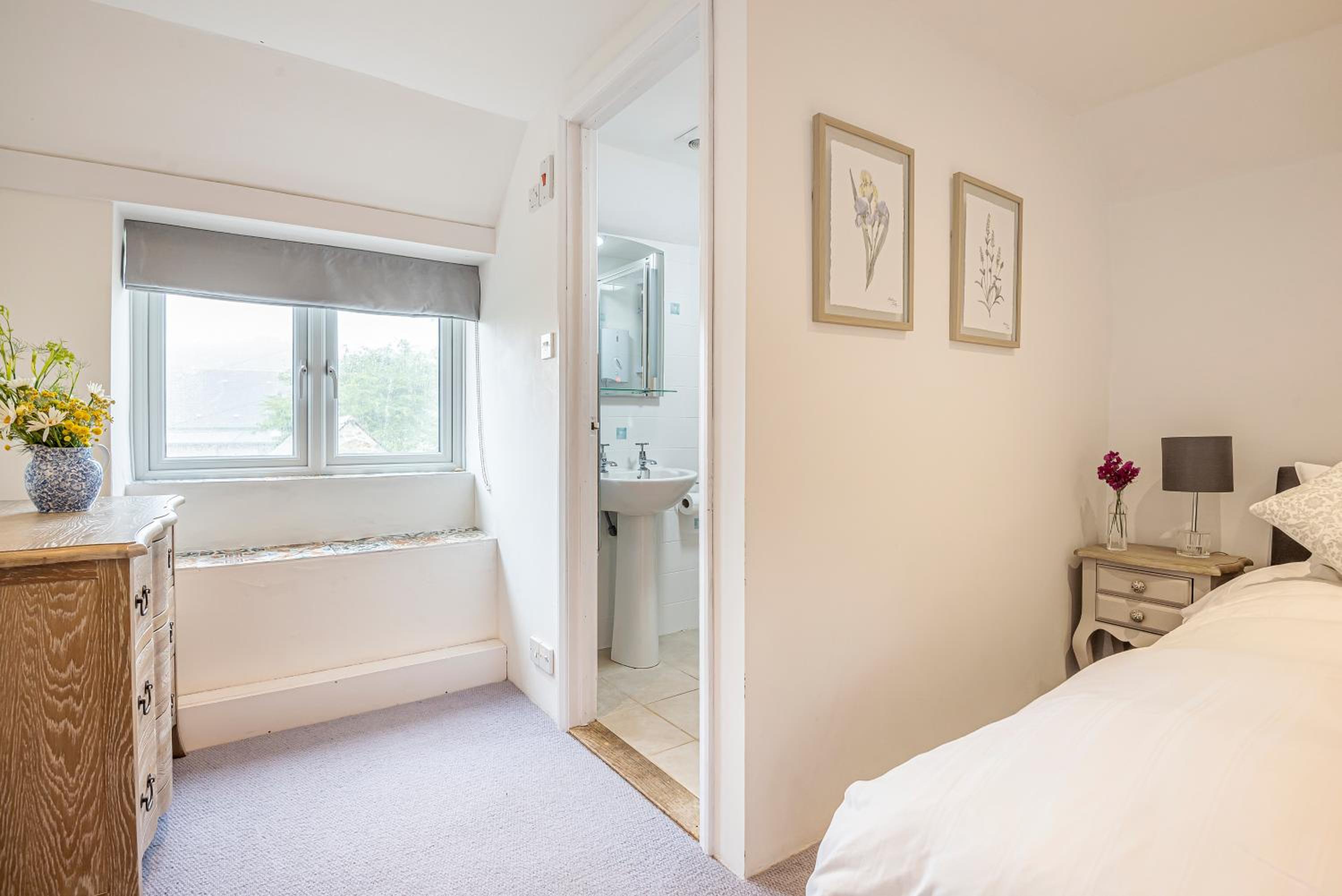 Three-Bedroom House photo 2
