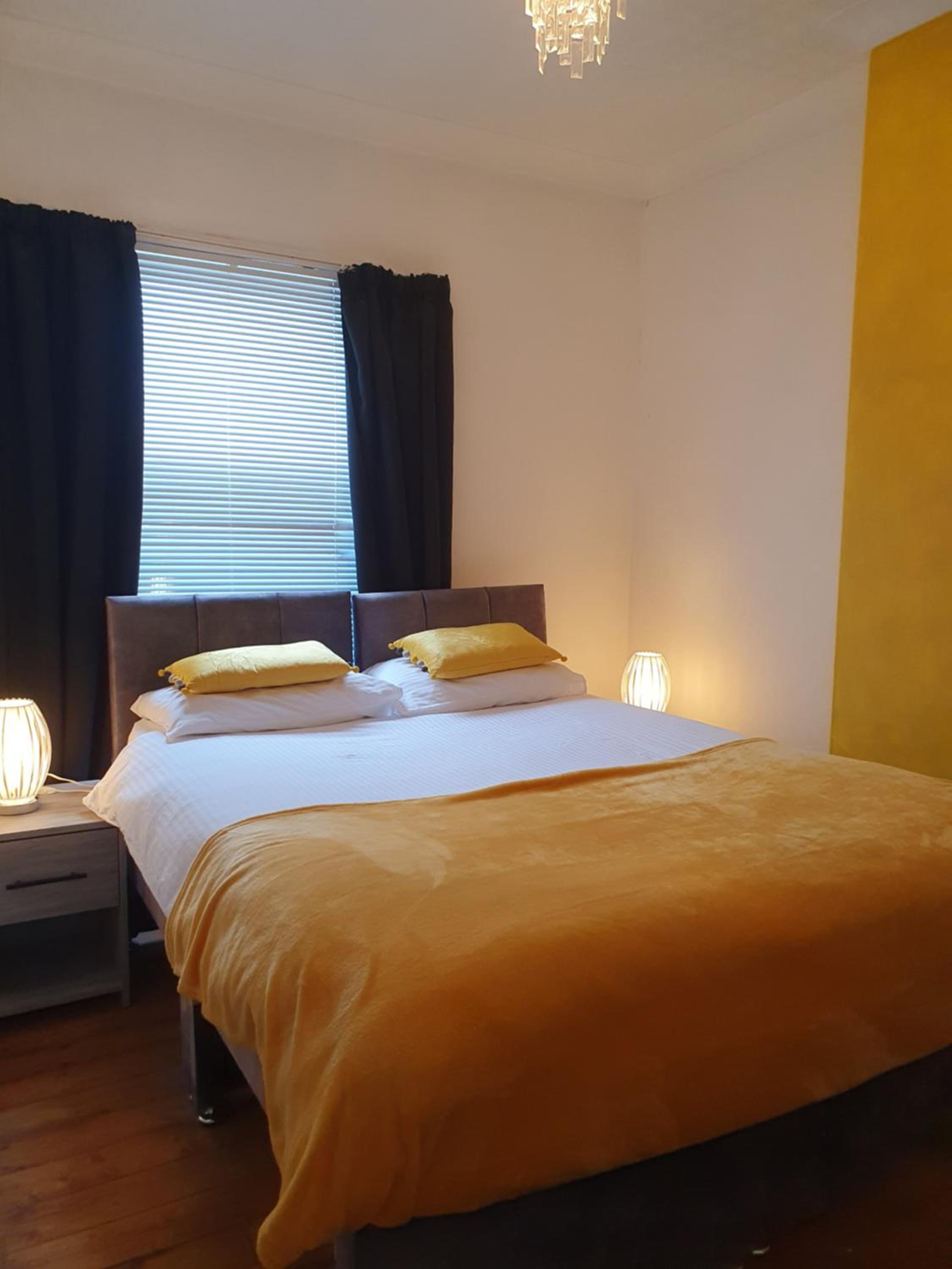 One-Bedroom Apartment with Balcony