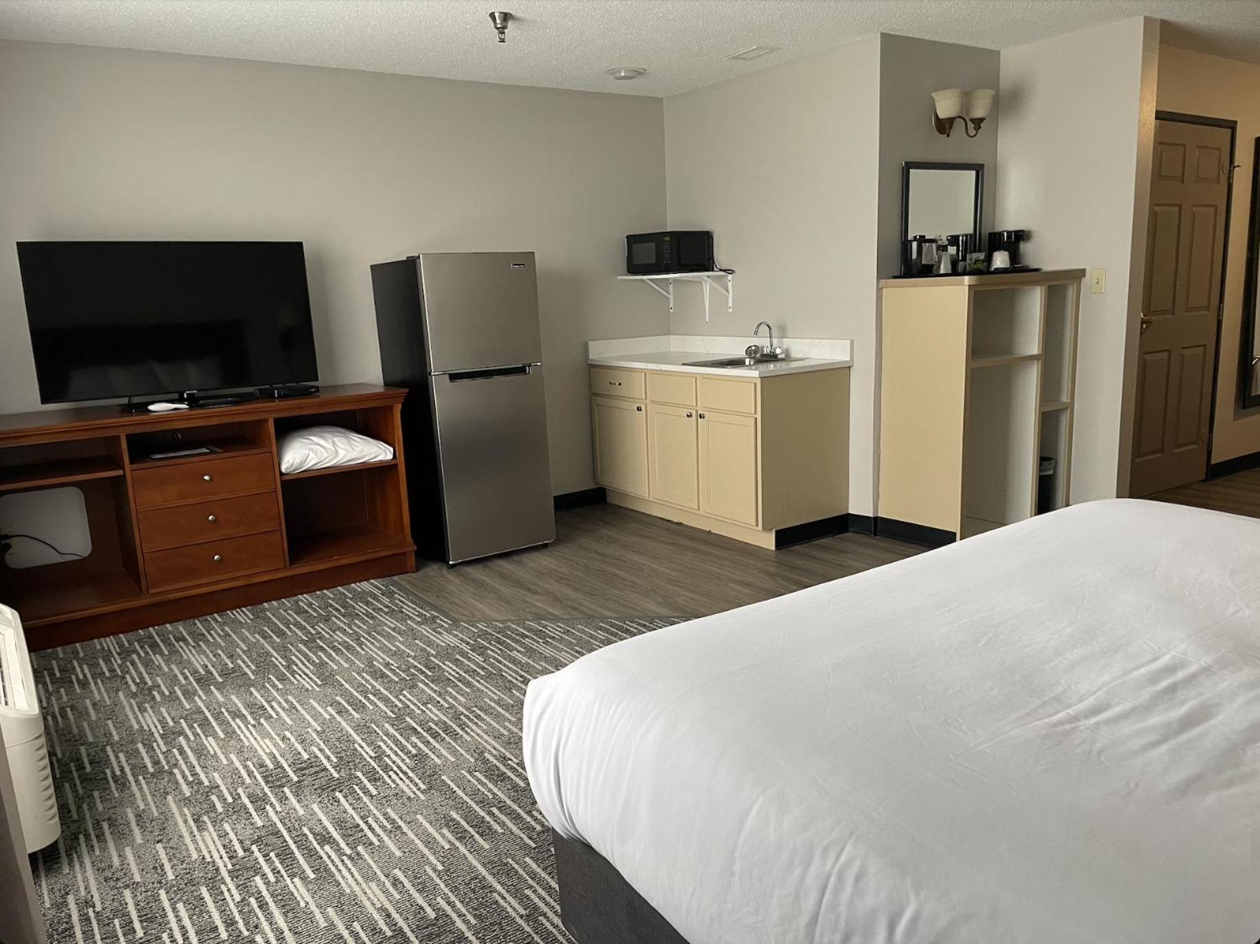 Deluxe King Room photo 3