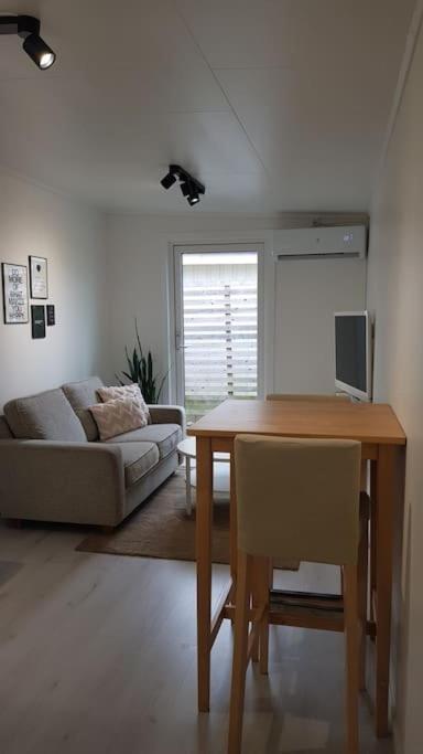 One-Bedroom Apartment photo 3