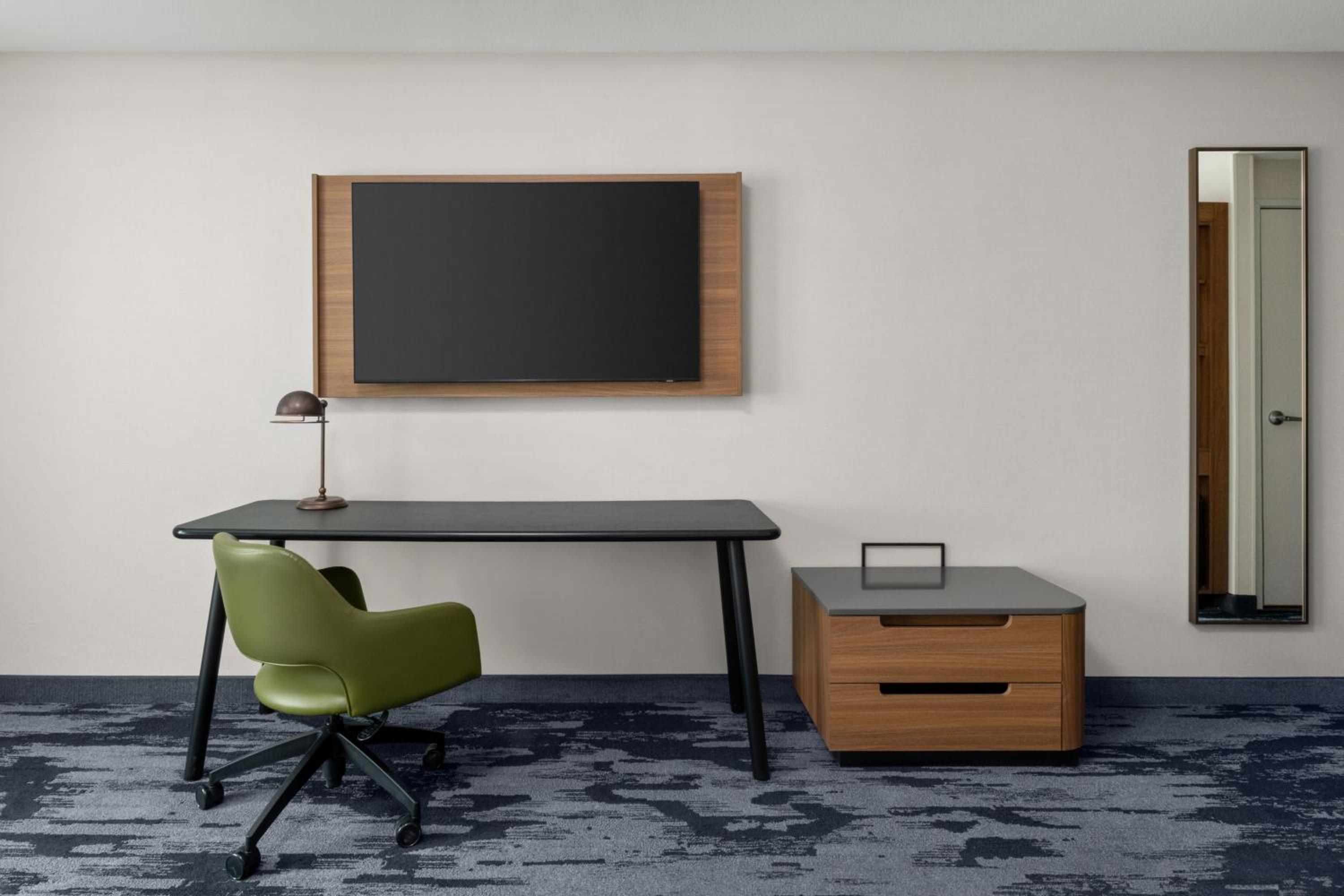 King Room - Hearing Accessible photo 3