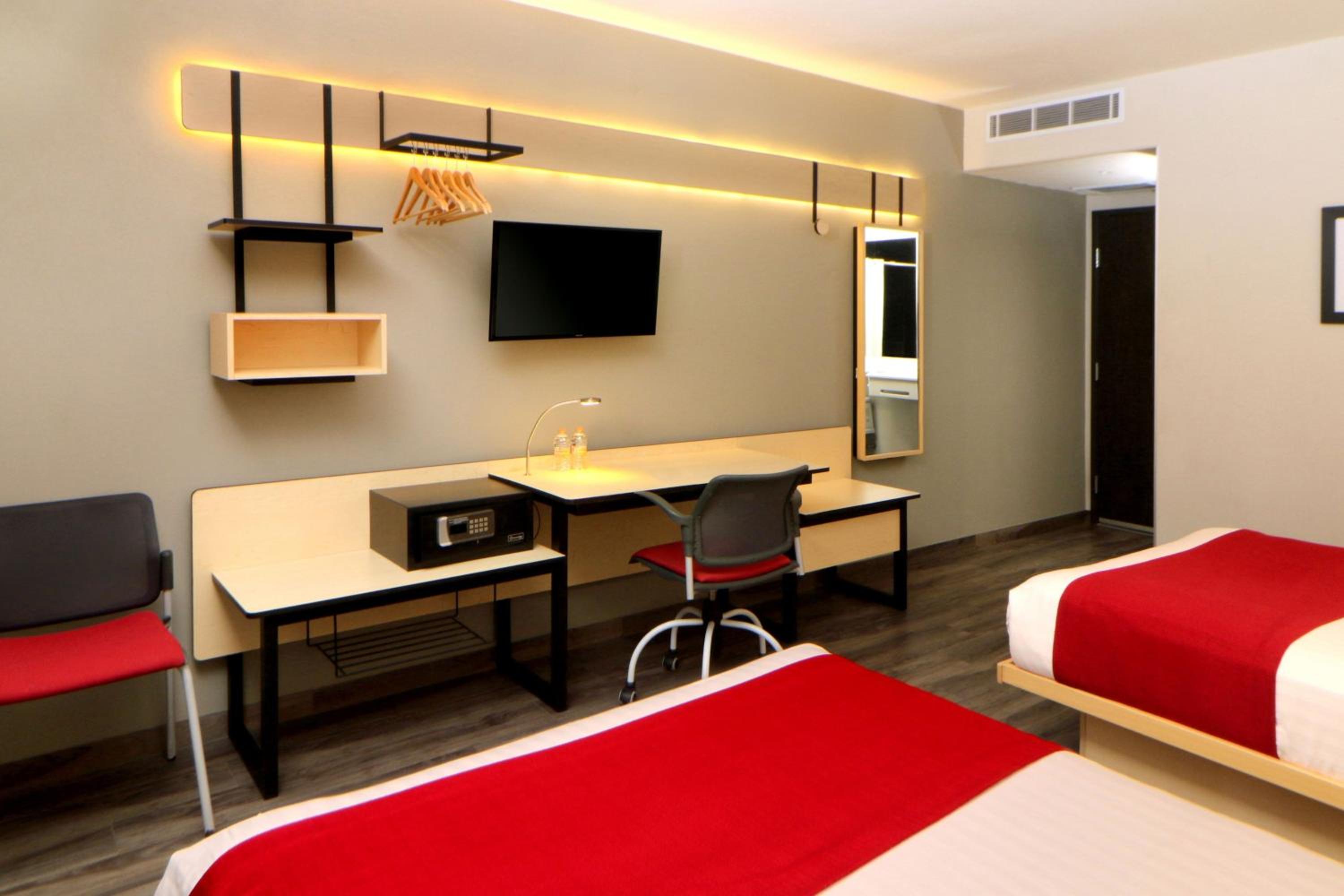 Double Room with Two Double Beds thumbnail 5