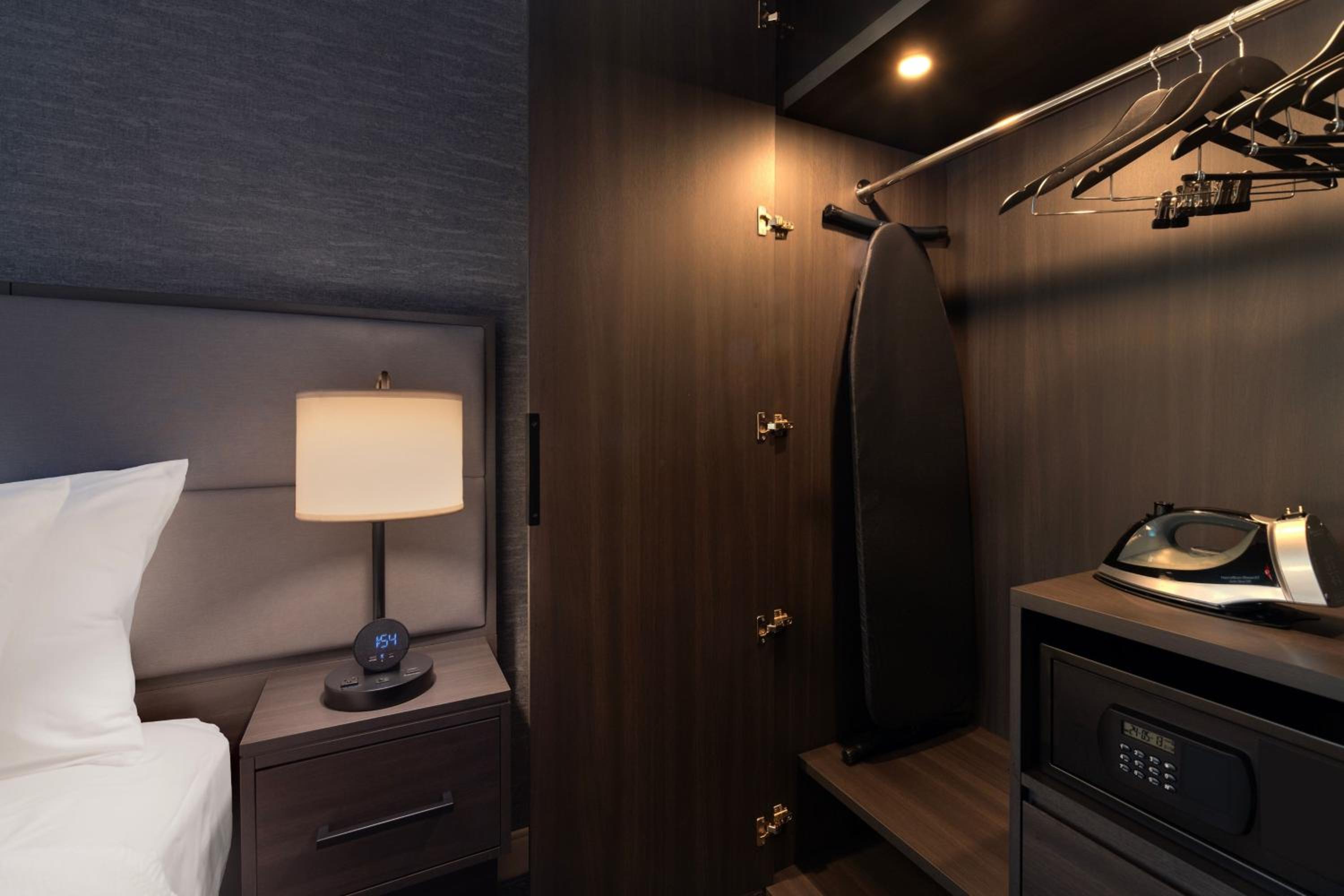 One-Bedroom King Suite with Sofa Bed - Hearing Accessible photo 3