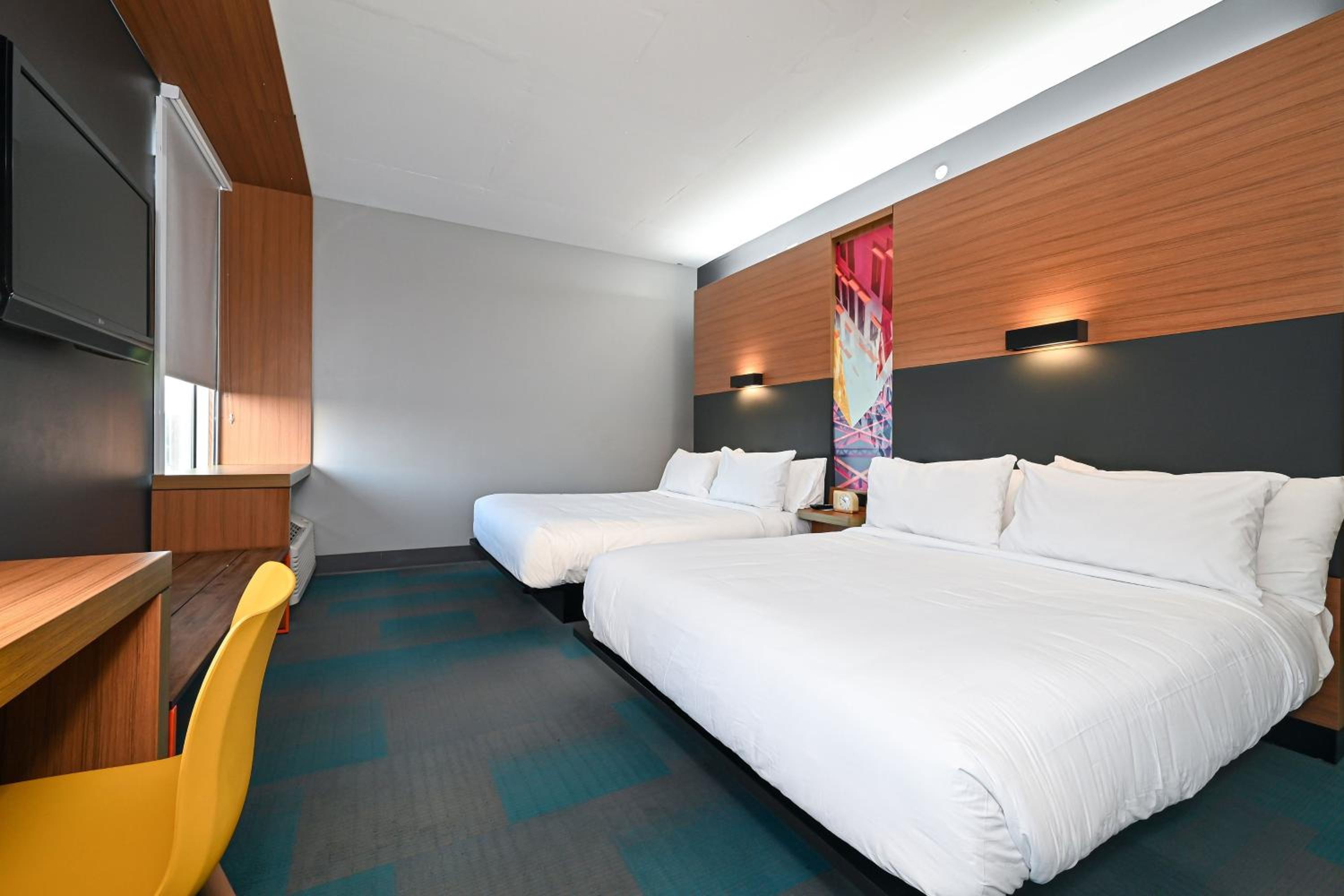 Aloft Room, Guest room, 2 Queen - Photo 1