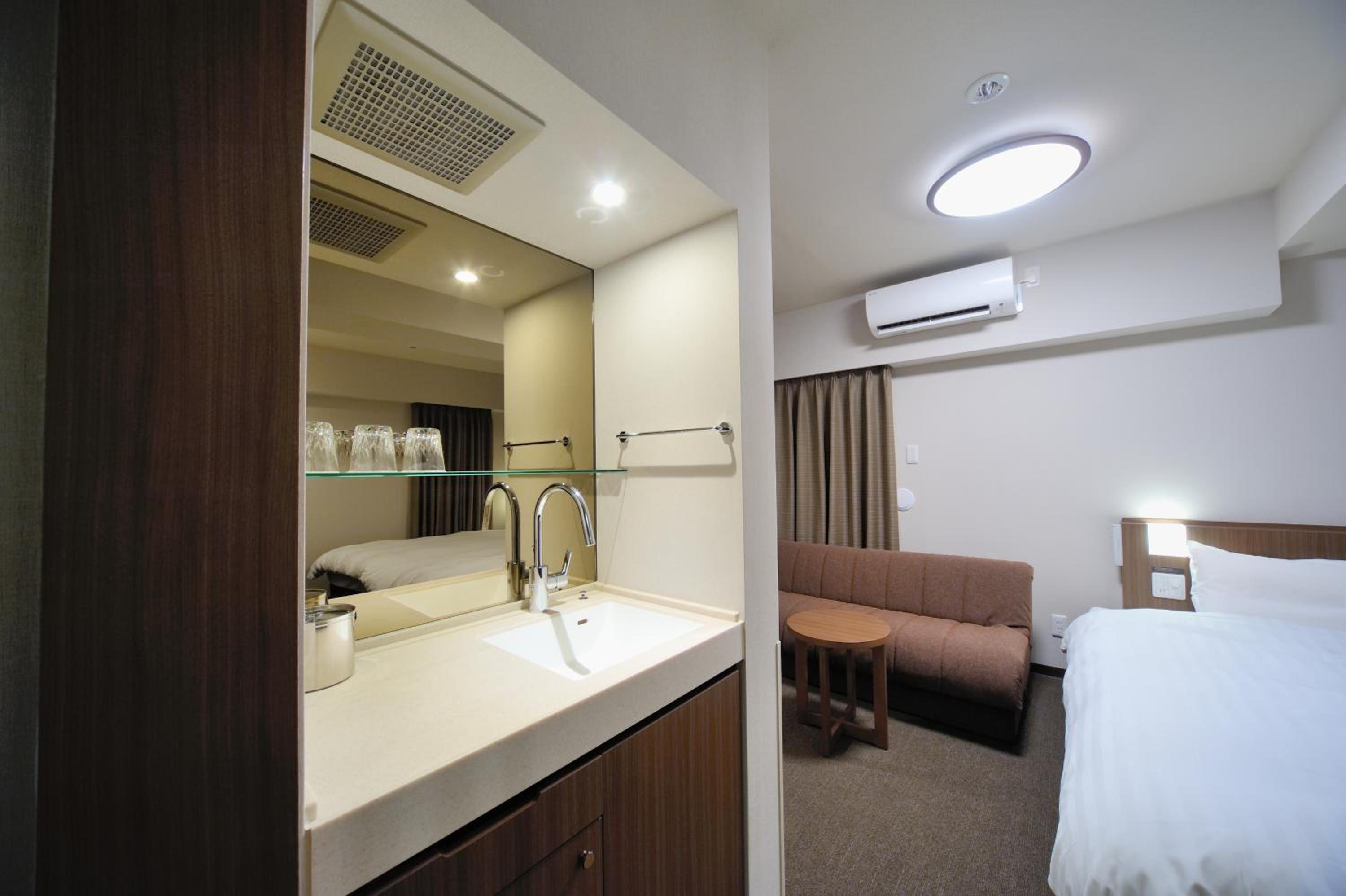 Deluxe Twin Room - Non-Smoking photo 1