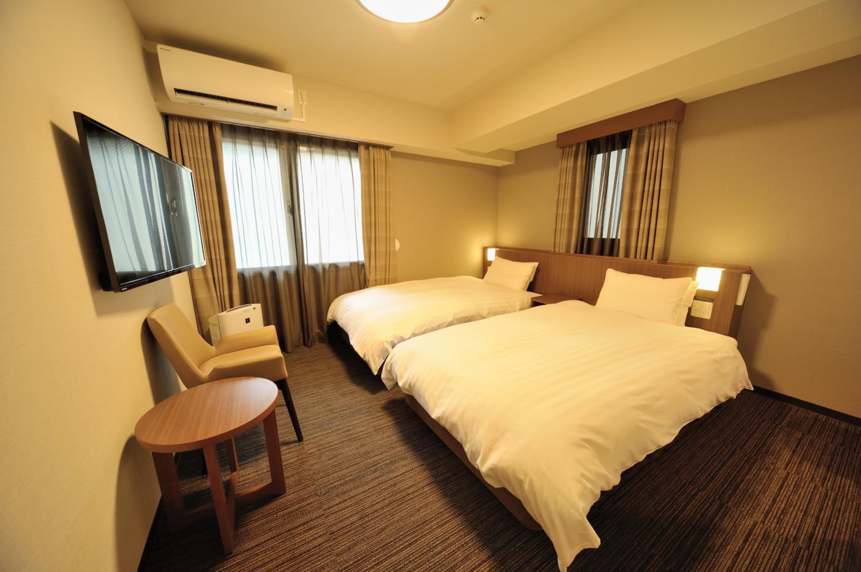 Twin Room - Non-Smoking photo 1