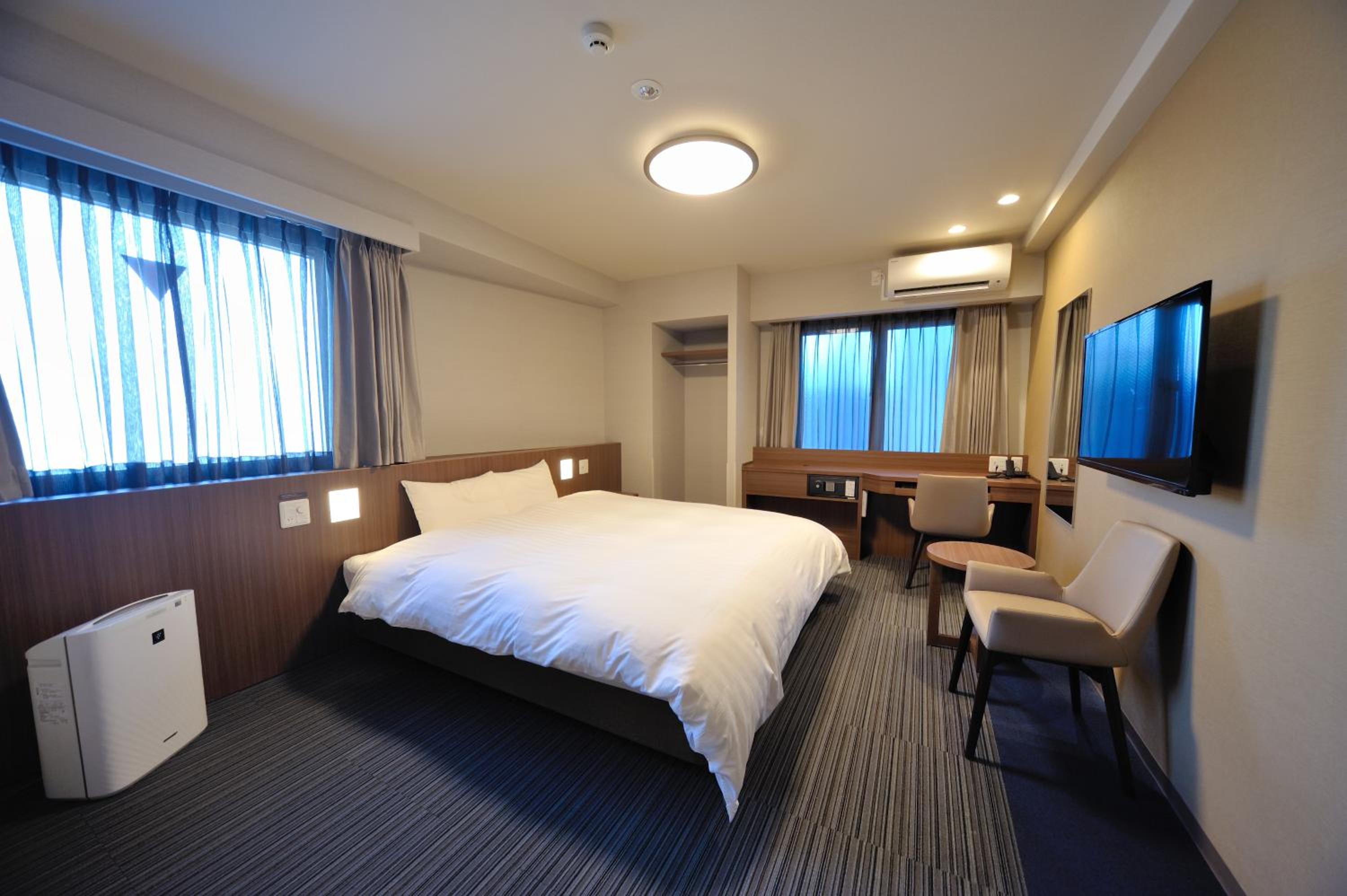 King Room - Non-Smoking photo 2