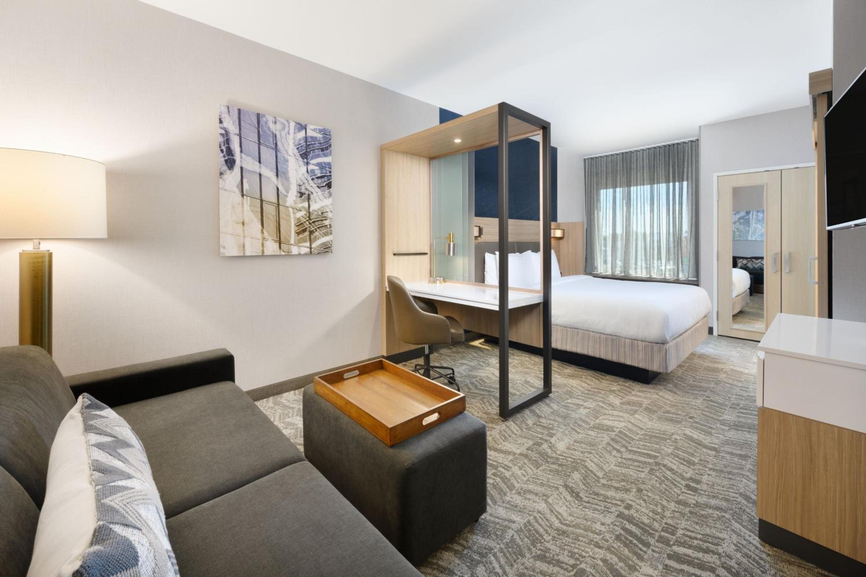 One-Bedroom King Suite - Hearing Accessible - Photo 1