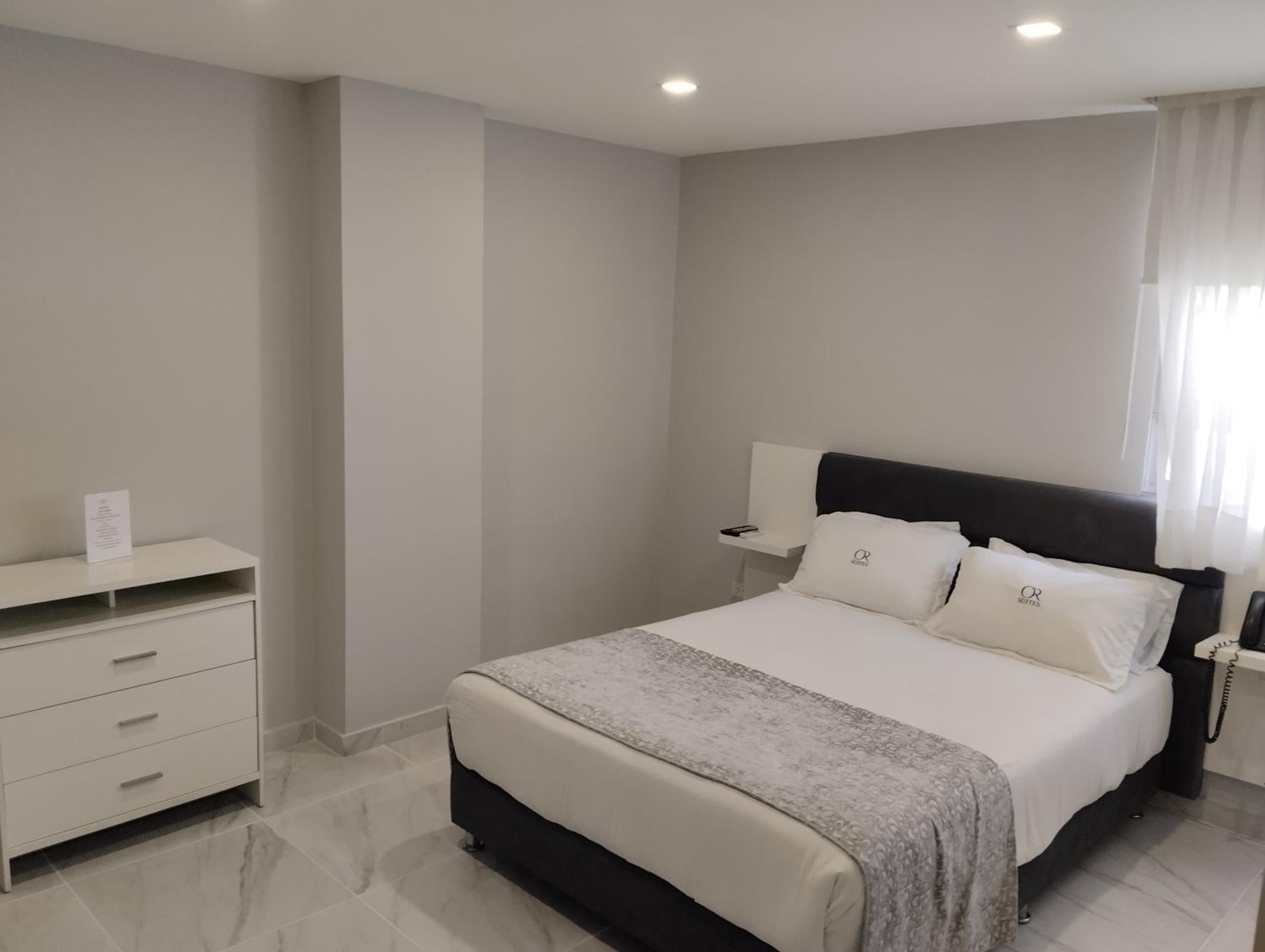 Standard Queen Room