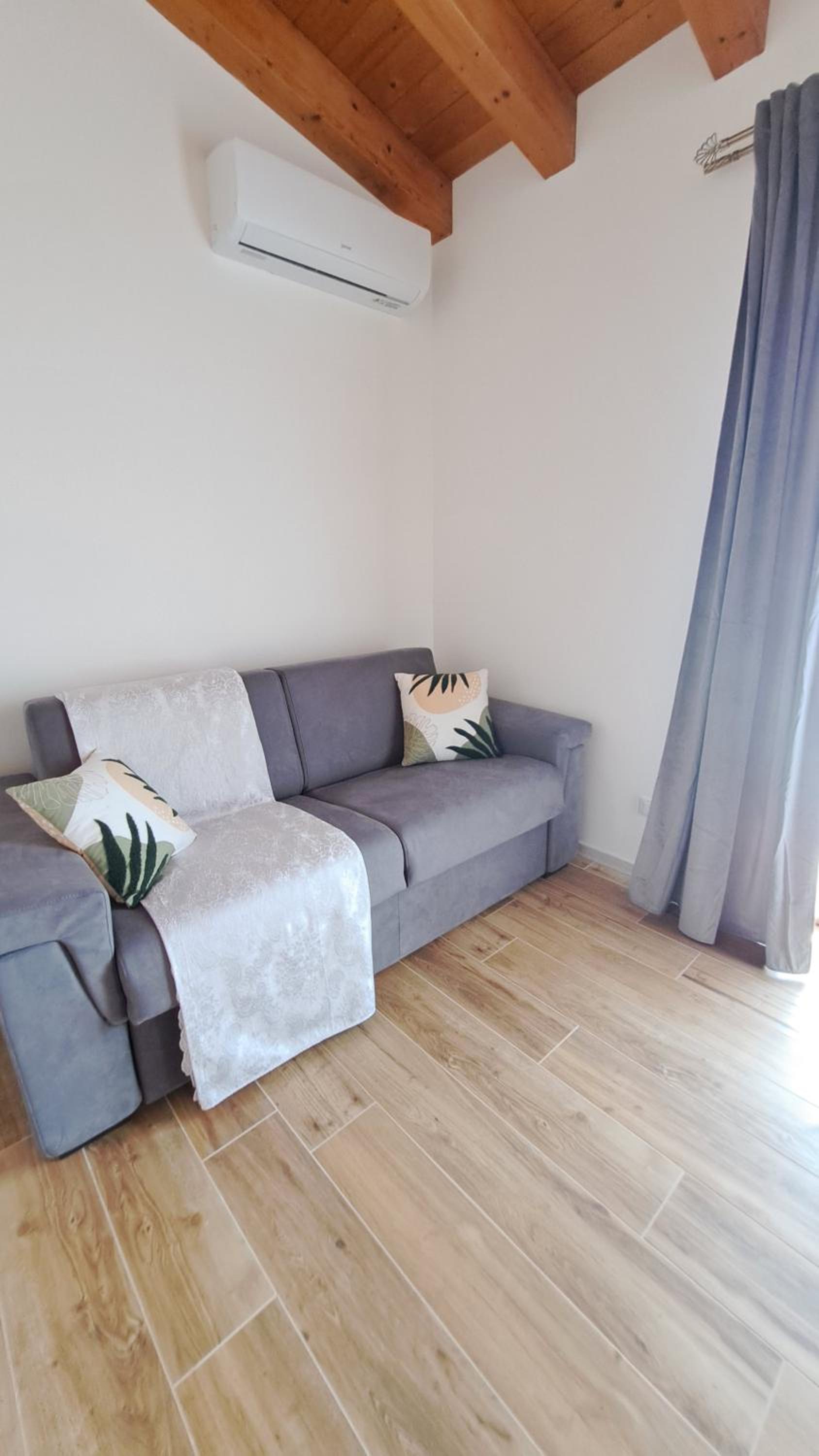 One-Bedroom Apartment with View photo 1