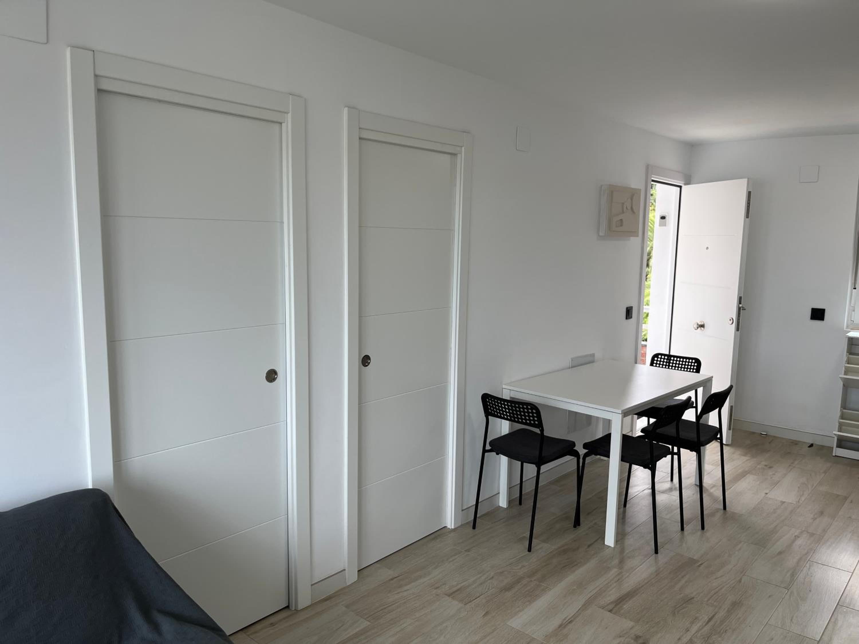 Deluxe One-Bedroom Apartment with Ocean View photo 2