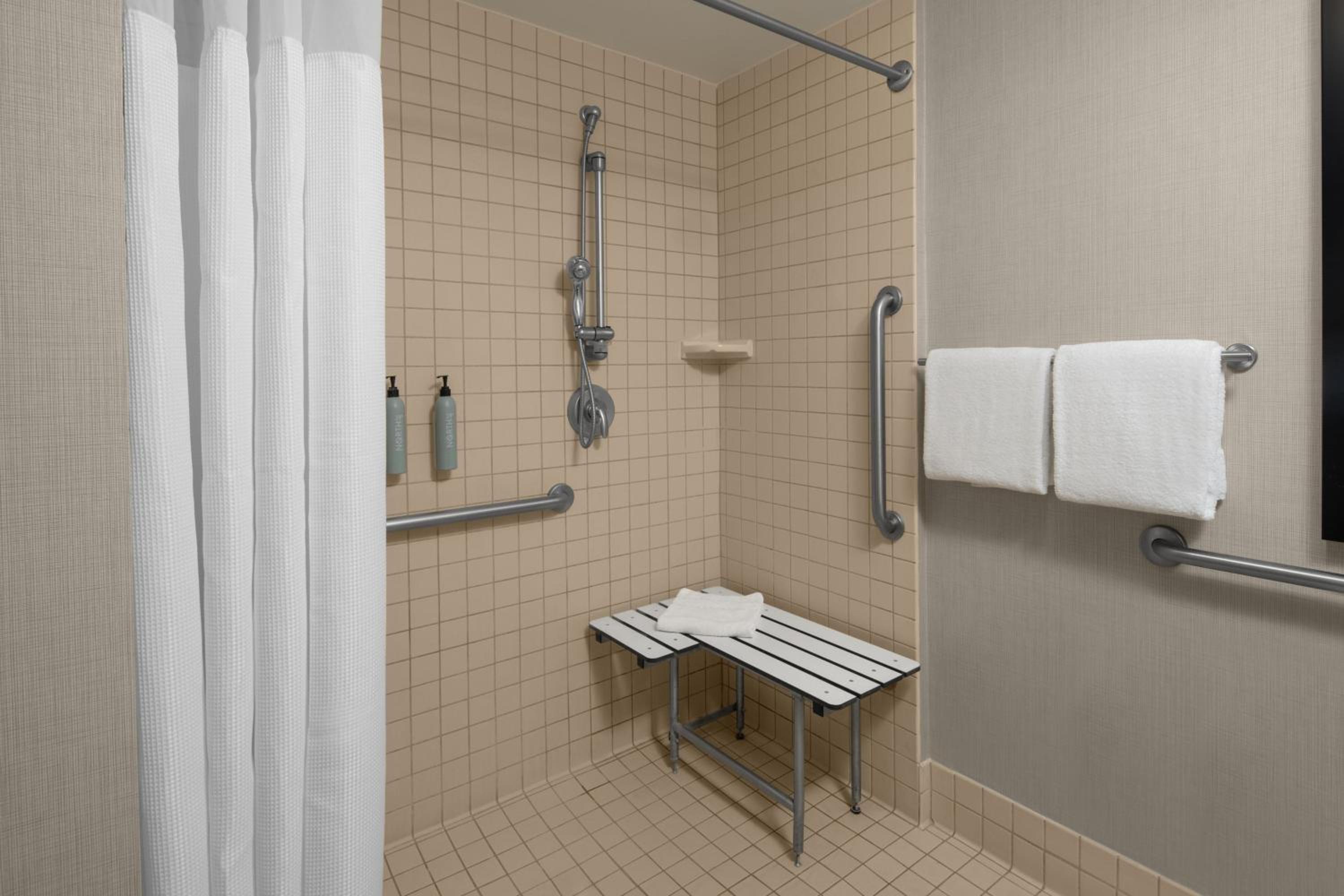 One-Bedroom King Suite - Photo 9