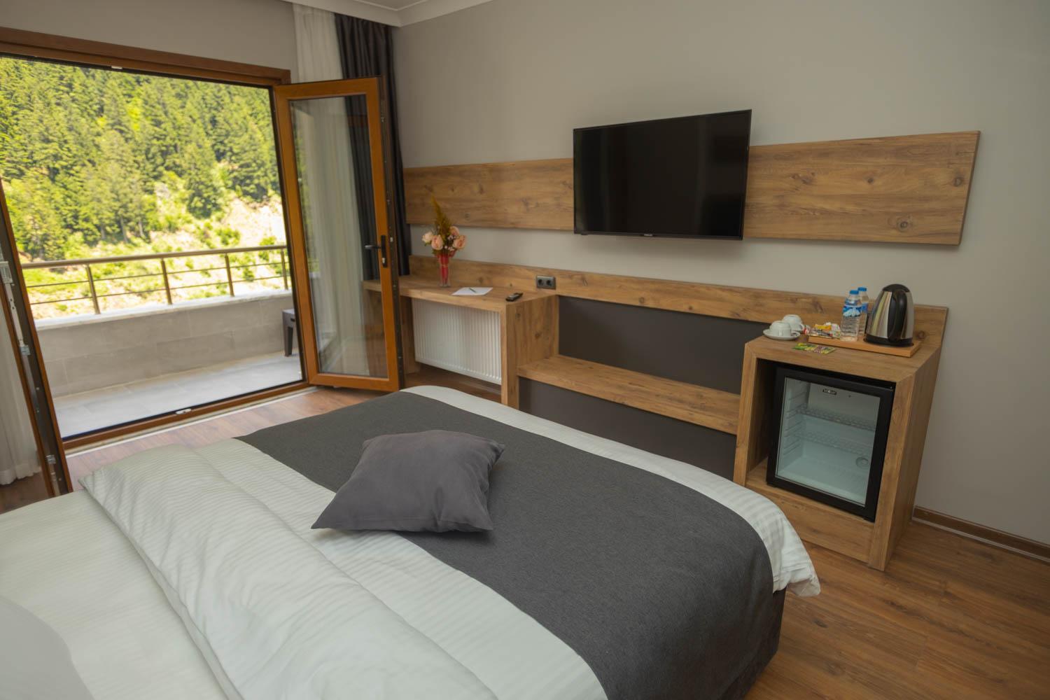 Double Room with Balcony - Photo 3
