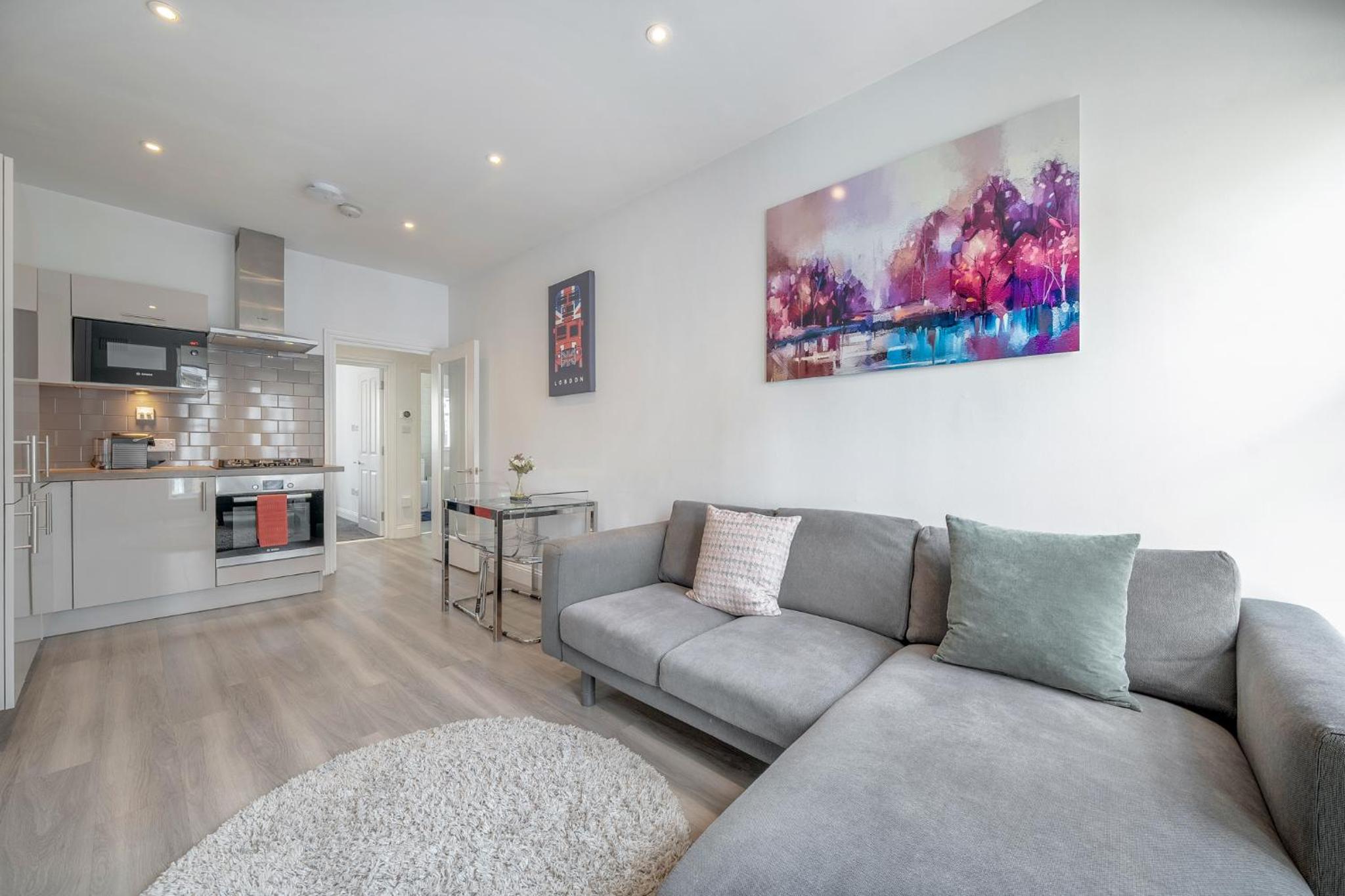 Apartment photo 2
