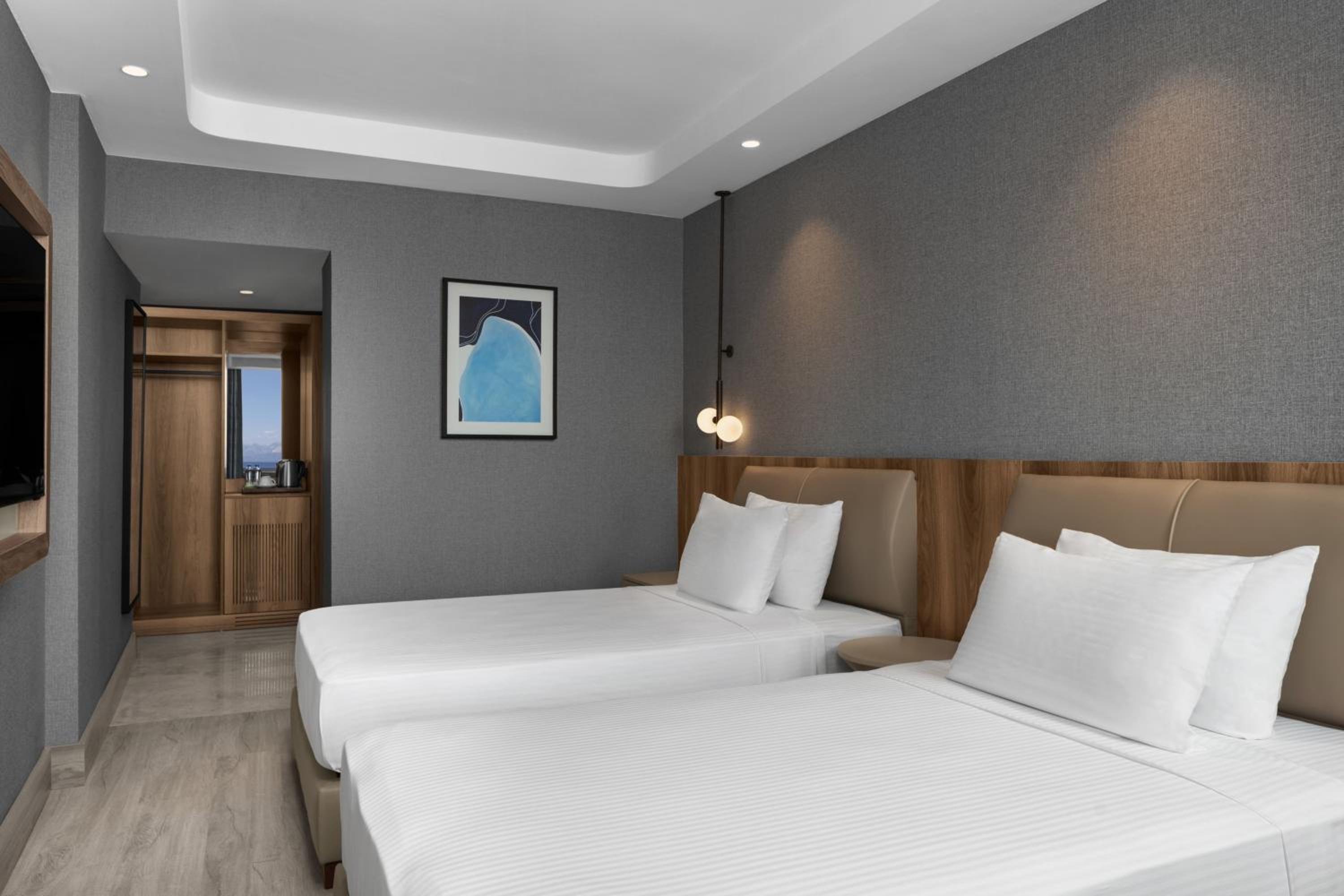 Standard Twin Room with Sea View