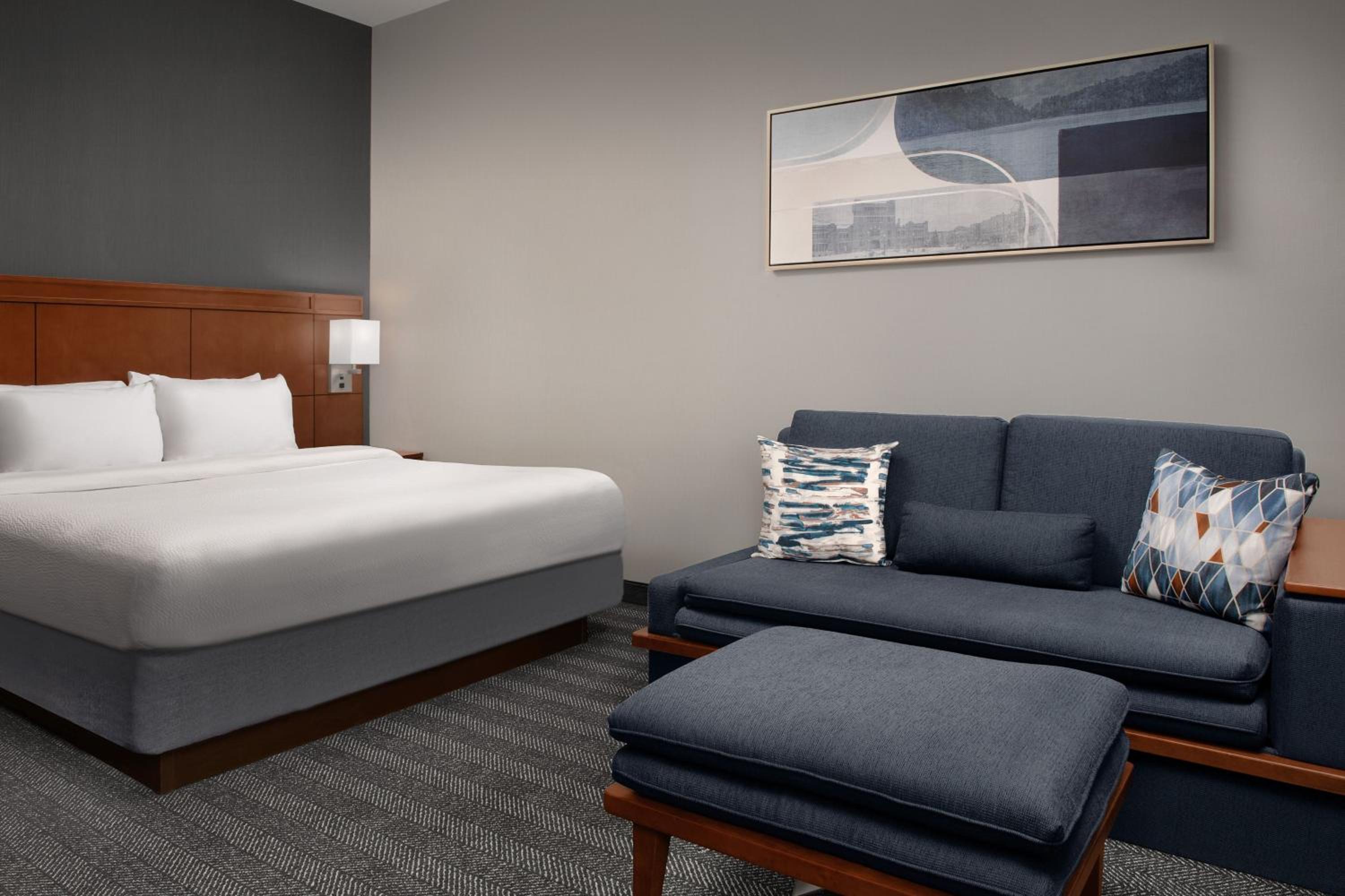 King Room with Sofa Bed photo 1