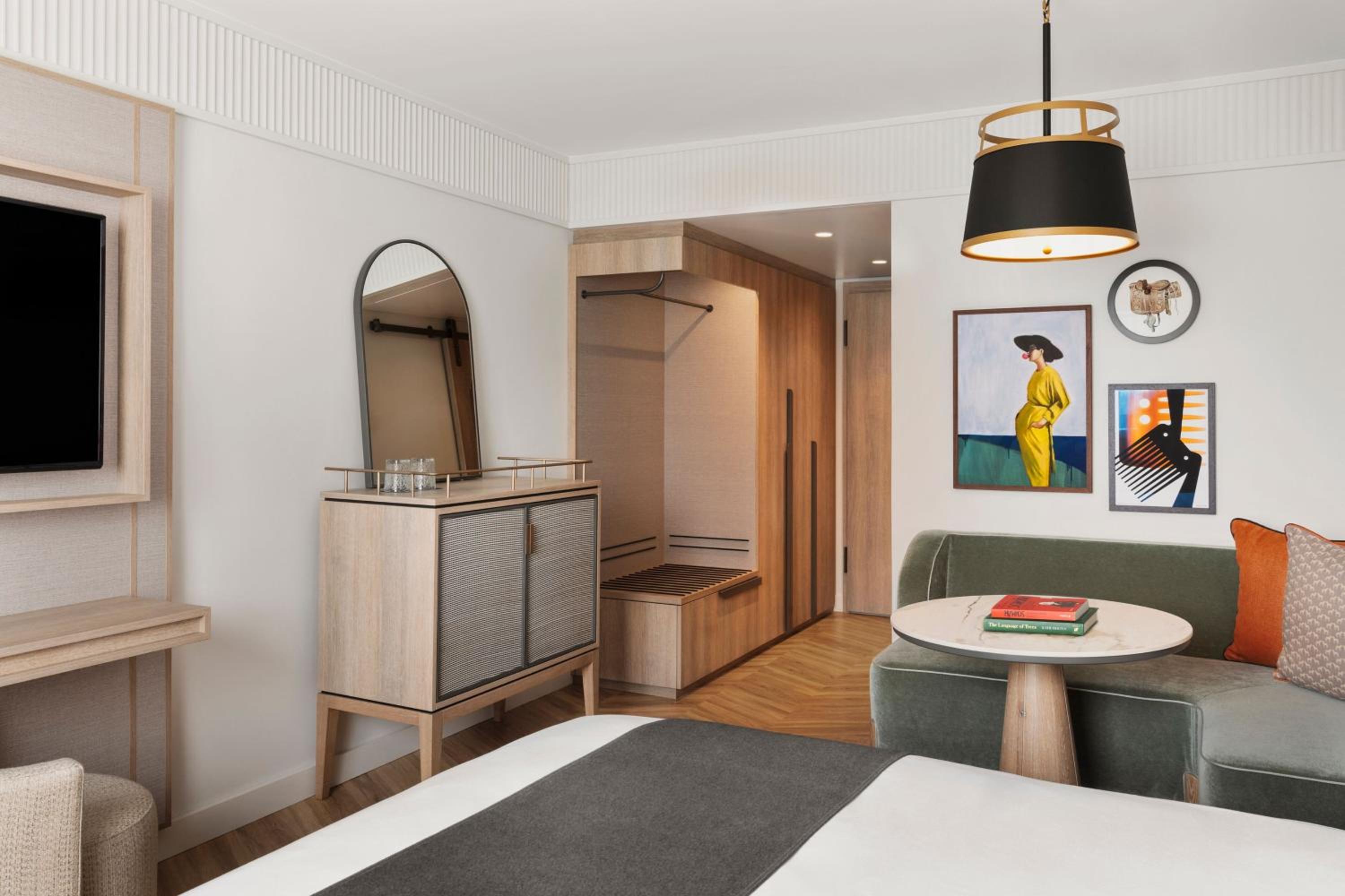 Deluxe King Room photo 1