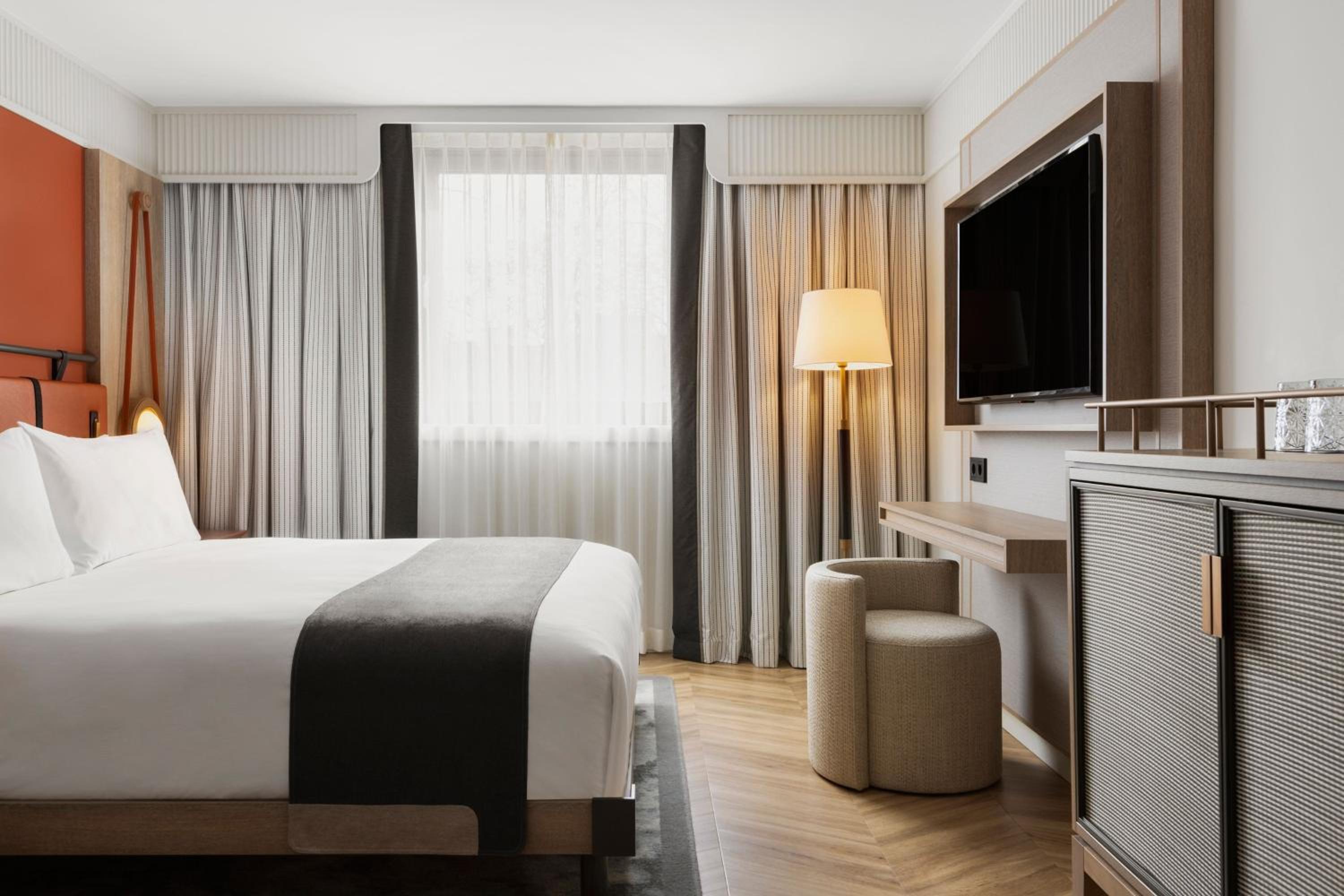 Deluxe King Room photo 2
