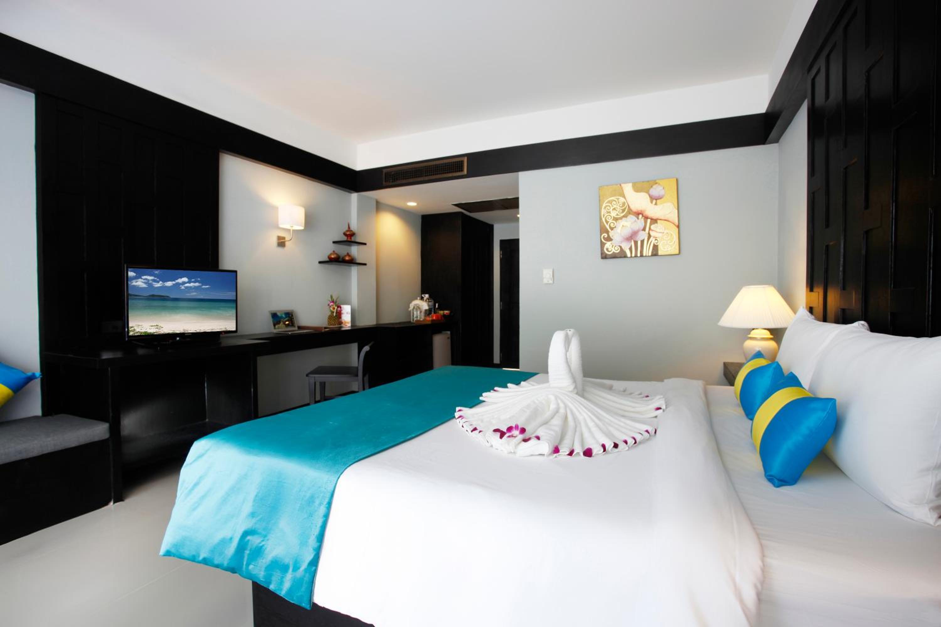 Superior Double or Twin Room with Swimming Pool Access - Photo 10