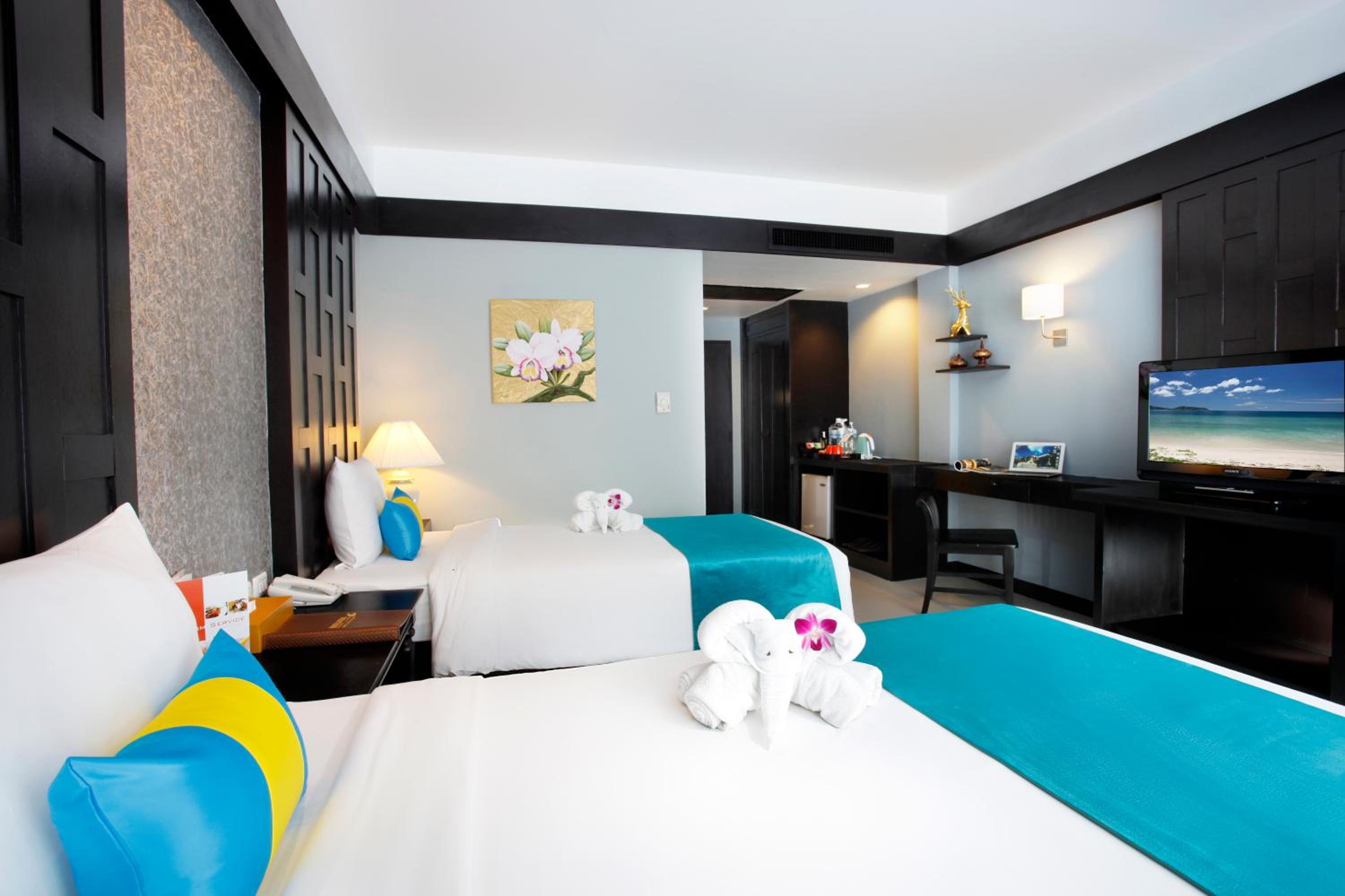 Superior Double or Twin Room with Swimming Pool Access - Photo 11