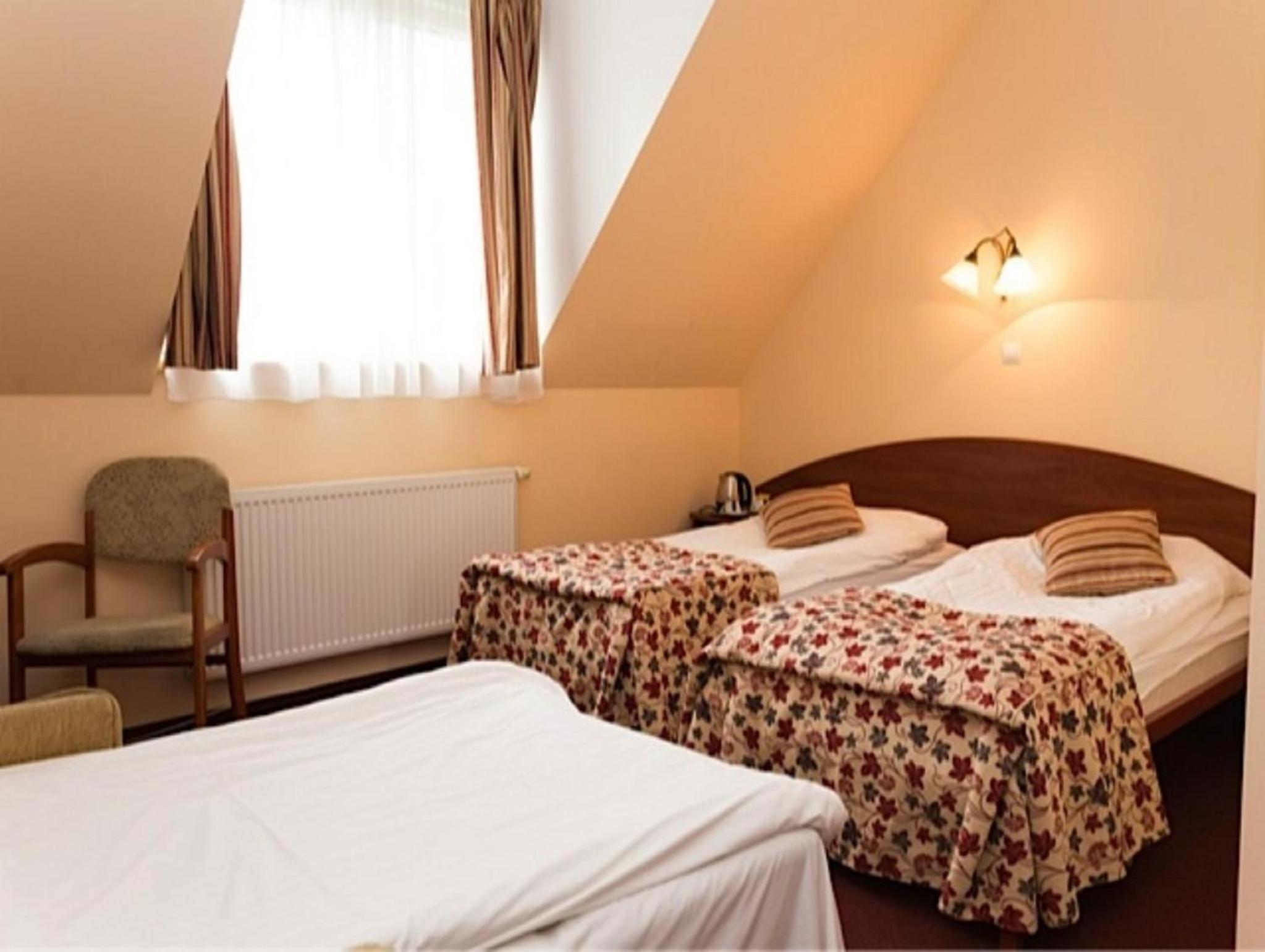 Double Room with Extra Bed photo 2