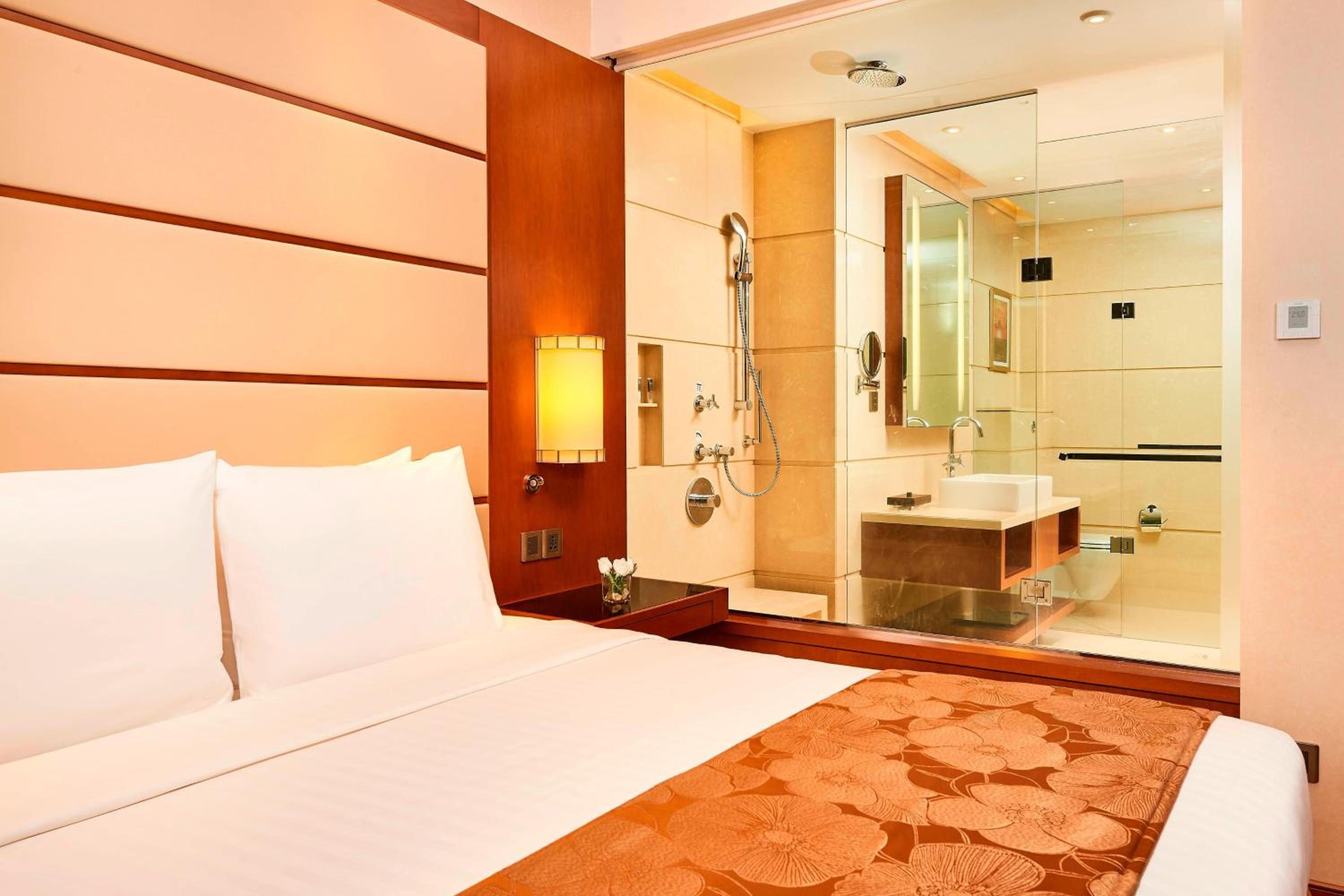 Deluxe King Room, INR 500 Hotel Credit per room per night