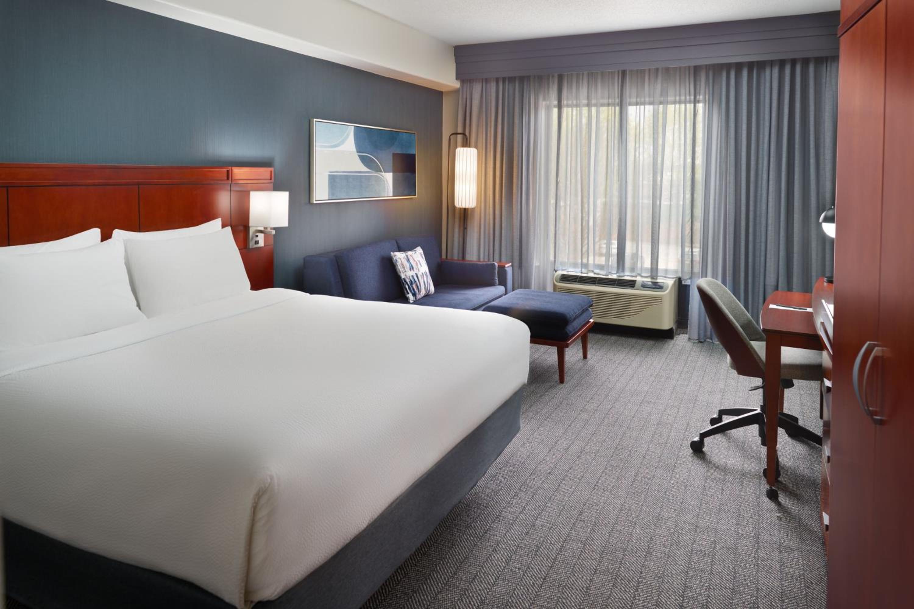 King Room with Sofa Bed - Hearing Accessible