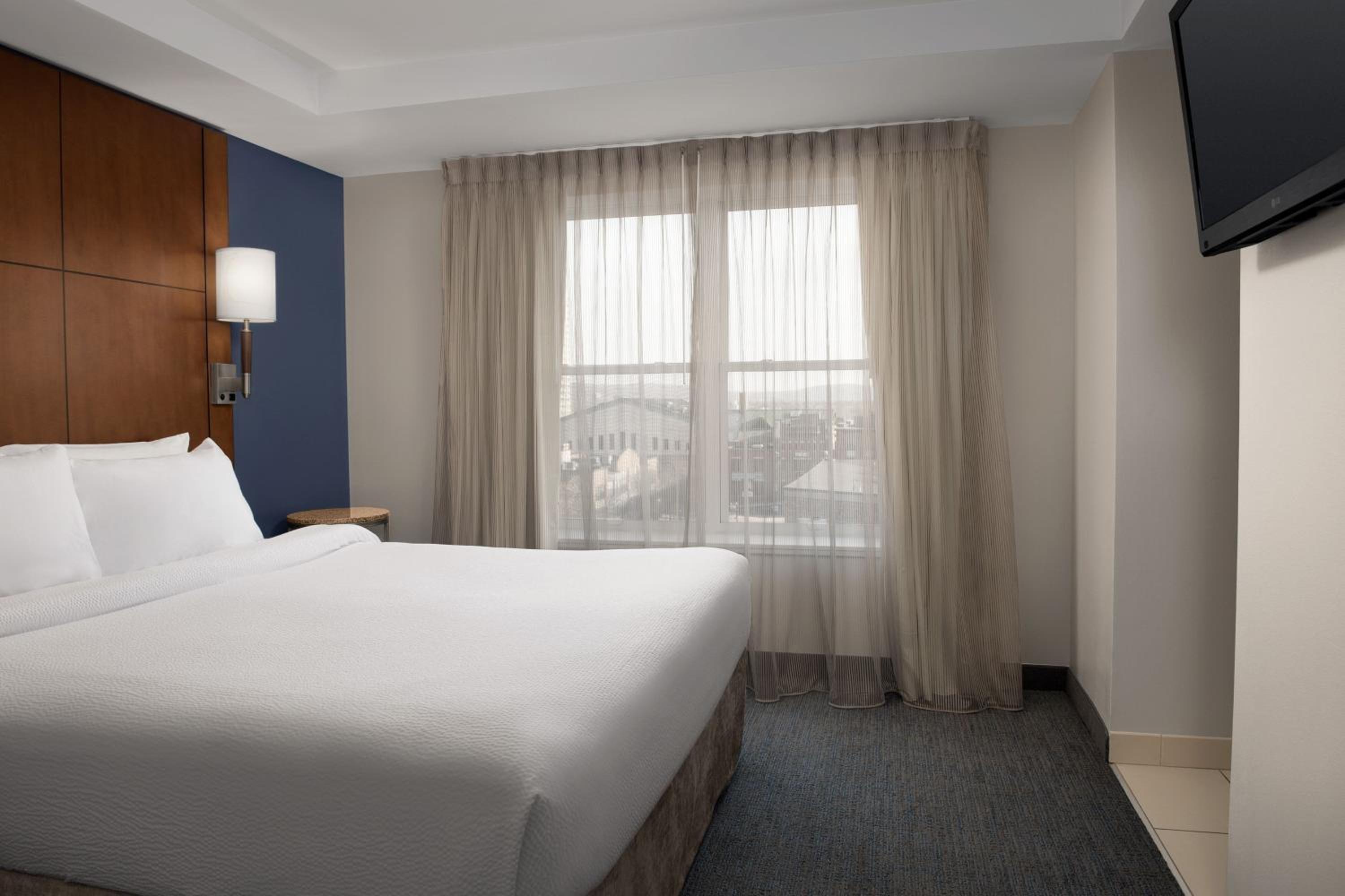 Two-Bedroom King Suite photo 3