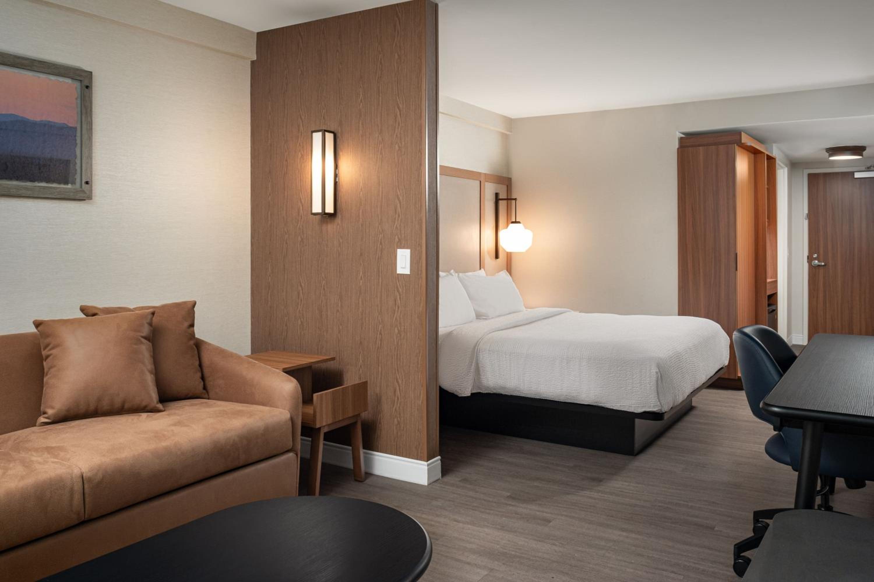 King Suite with Sofa Bed - Photo 6