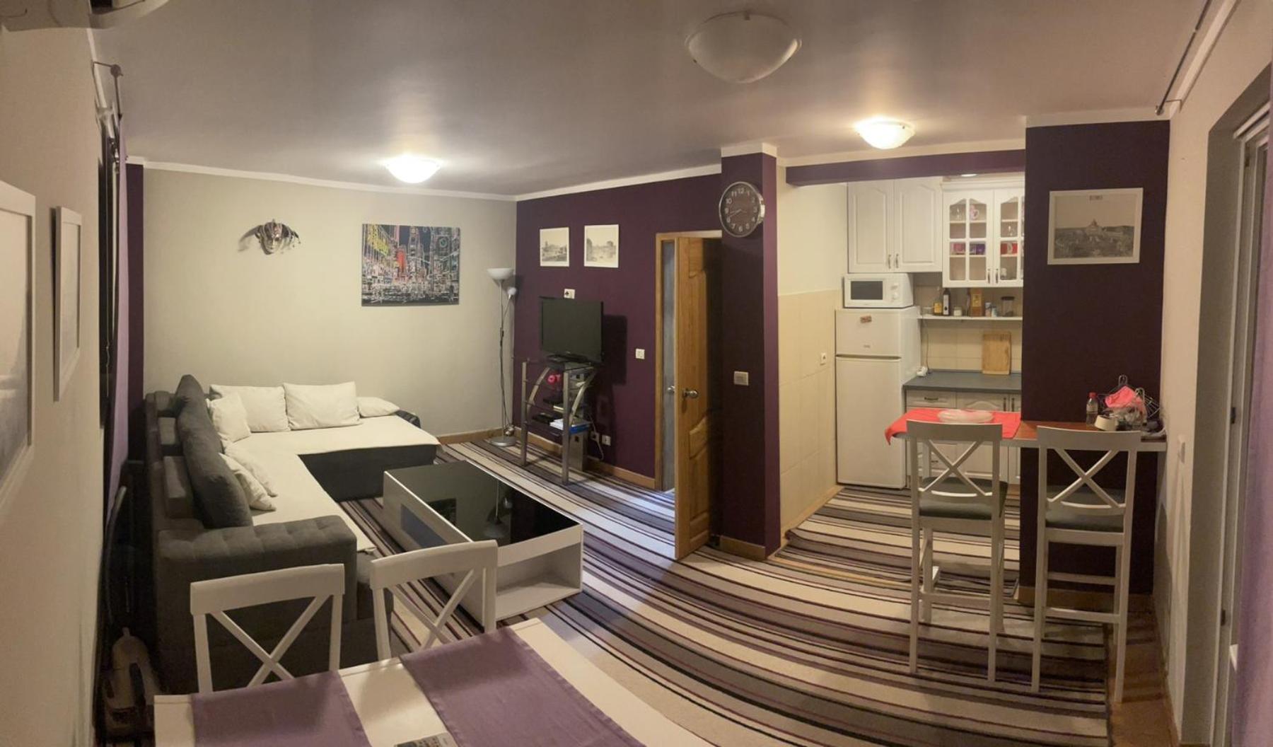 One-Bedroom Apartment photo 1