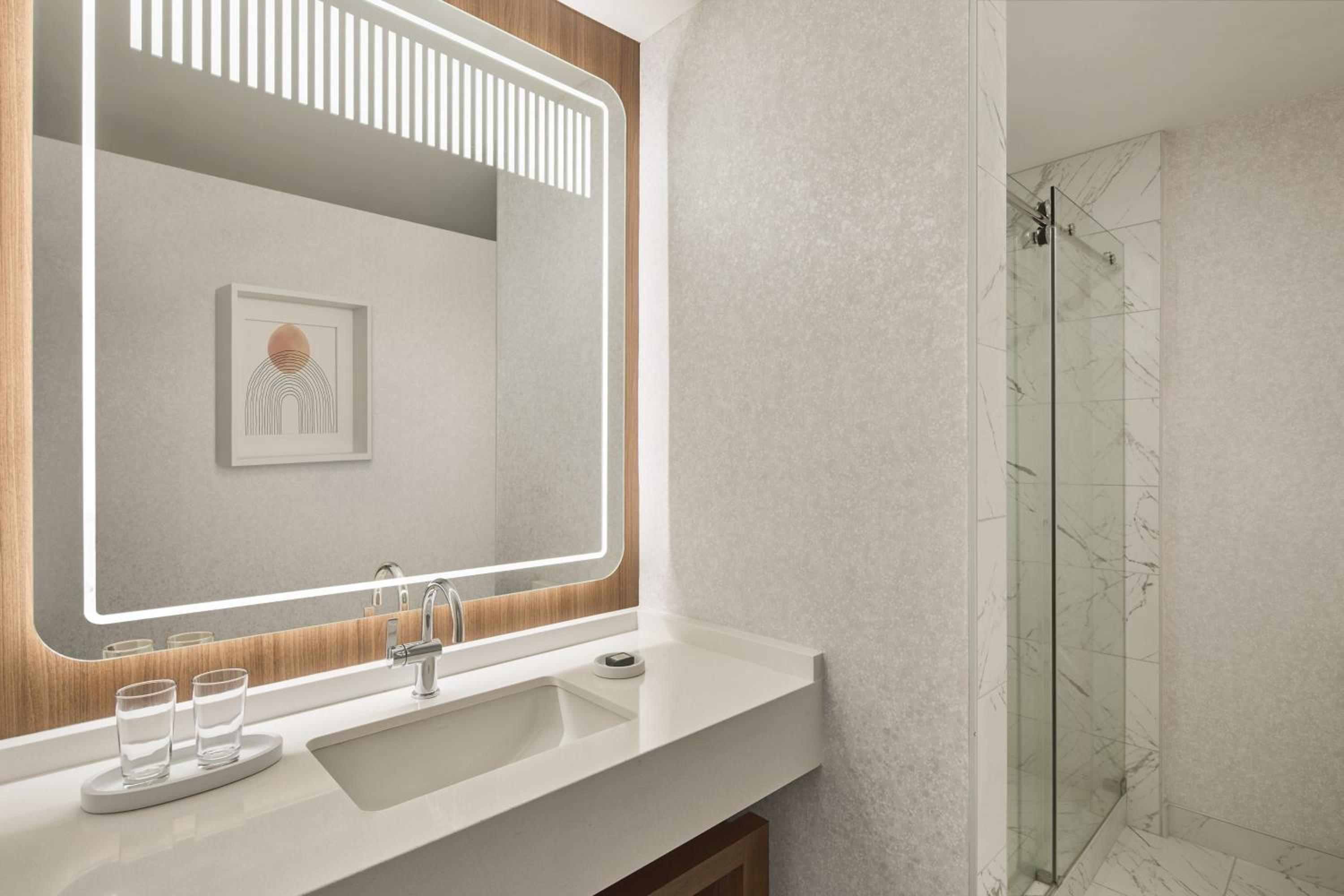 One-Bedroom King Suite with Sofa Bed and Public Square View - Photo 2