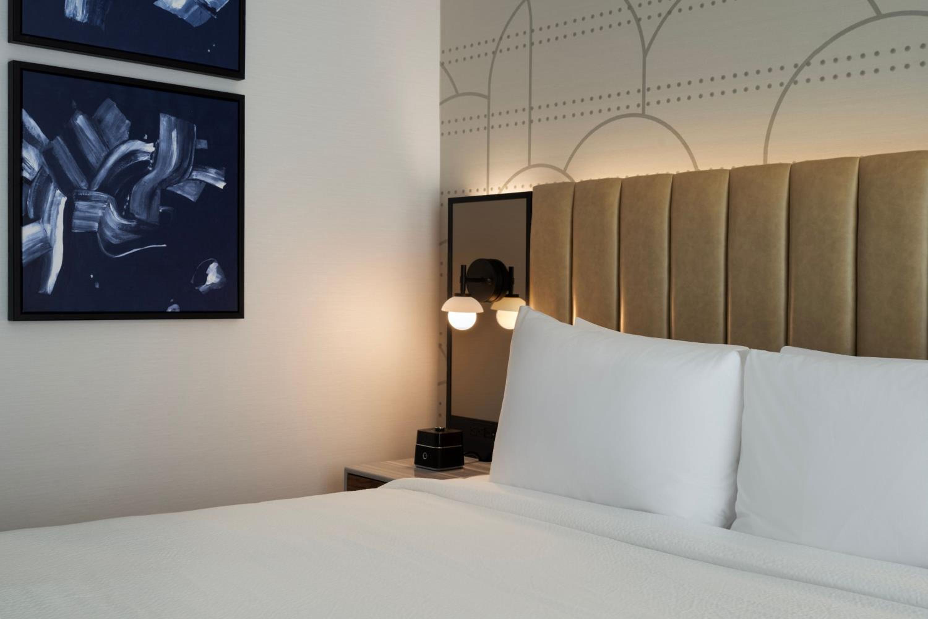King Room with Roll-in Shower - Mobility and Hearing Accessible