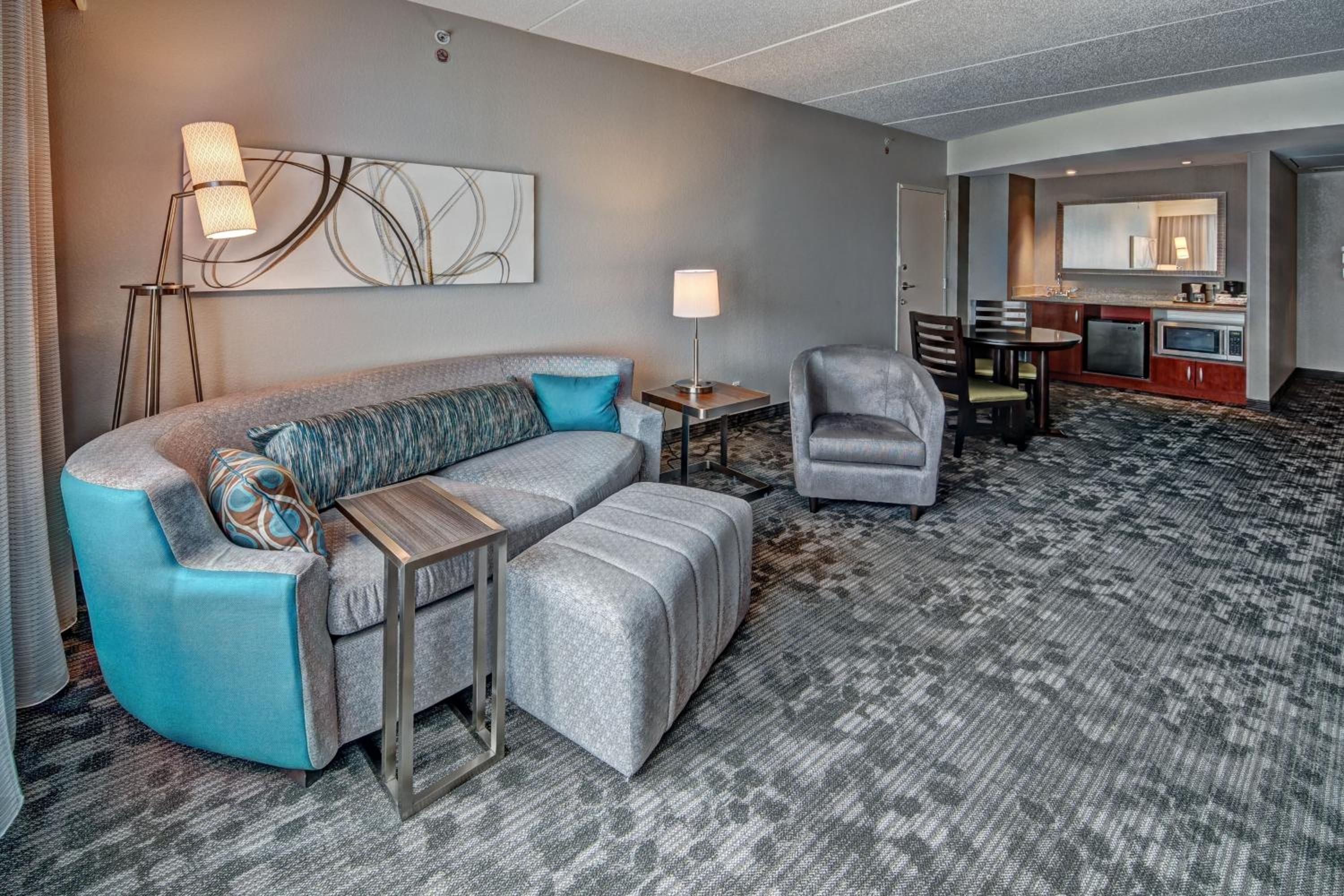 King Suite with Sofa Bed - Photo 4