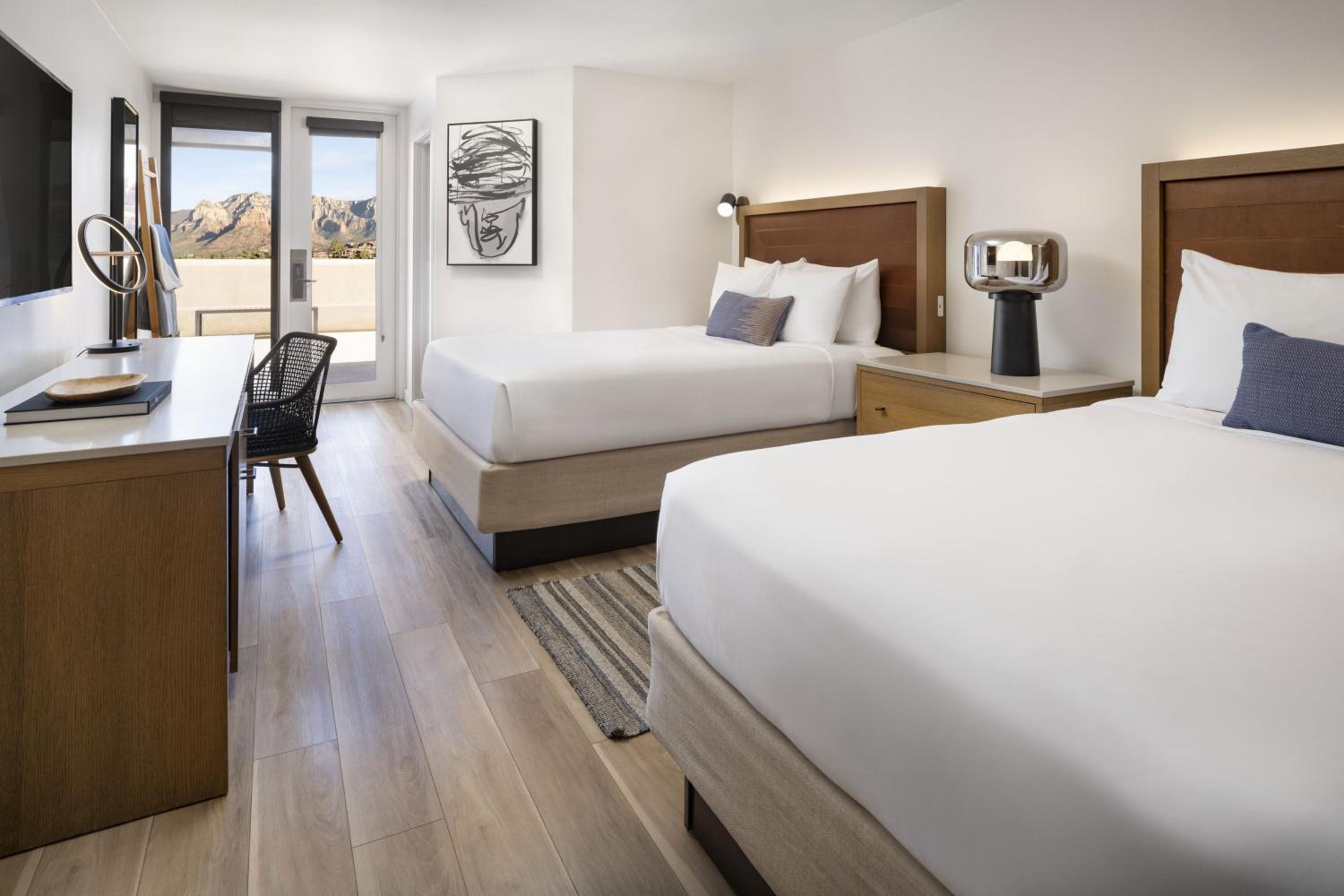 Two Queen Beds with Limited View - Ground Floor - Photo 2